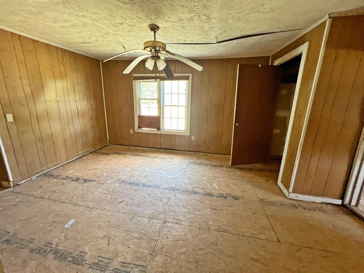 15077 70 Hwy W Property Photo 6
