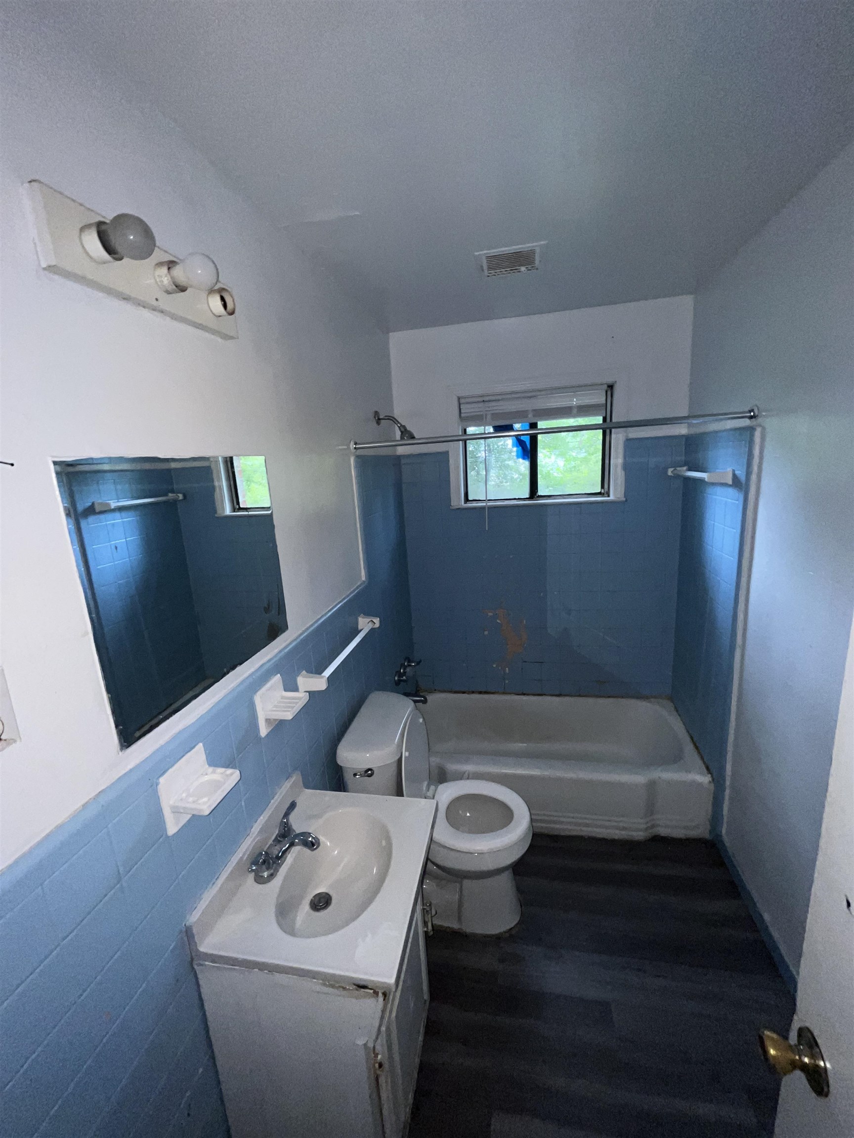 3739 Wickcliff Ln Property Photo 6