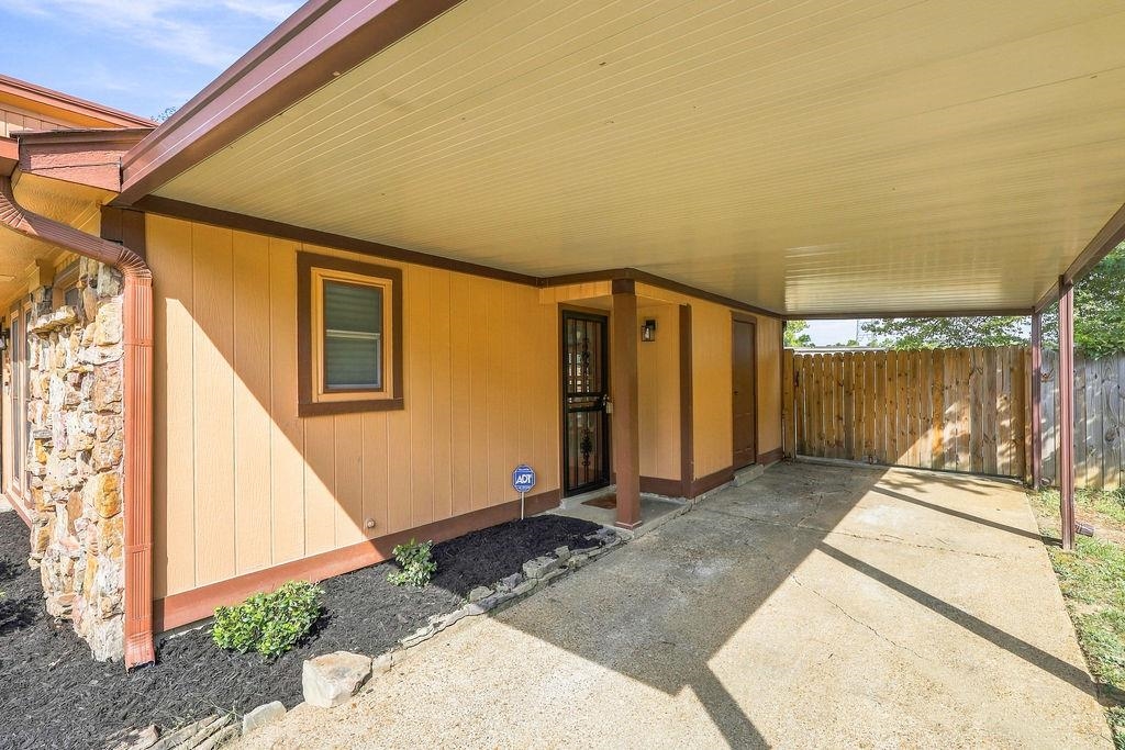 6674 Reindeer Ave Property Photo 3