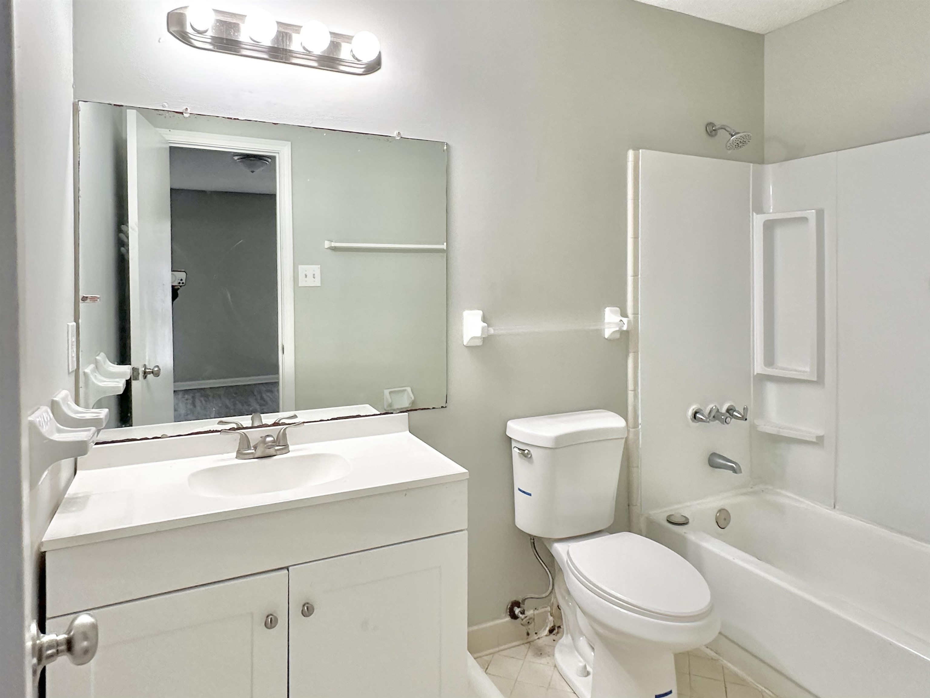 2065 Goldbrier Ln 2067 Property Photo 8