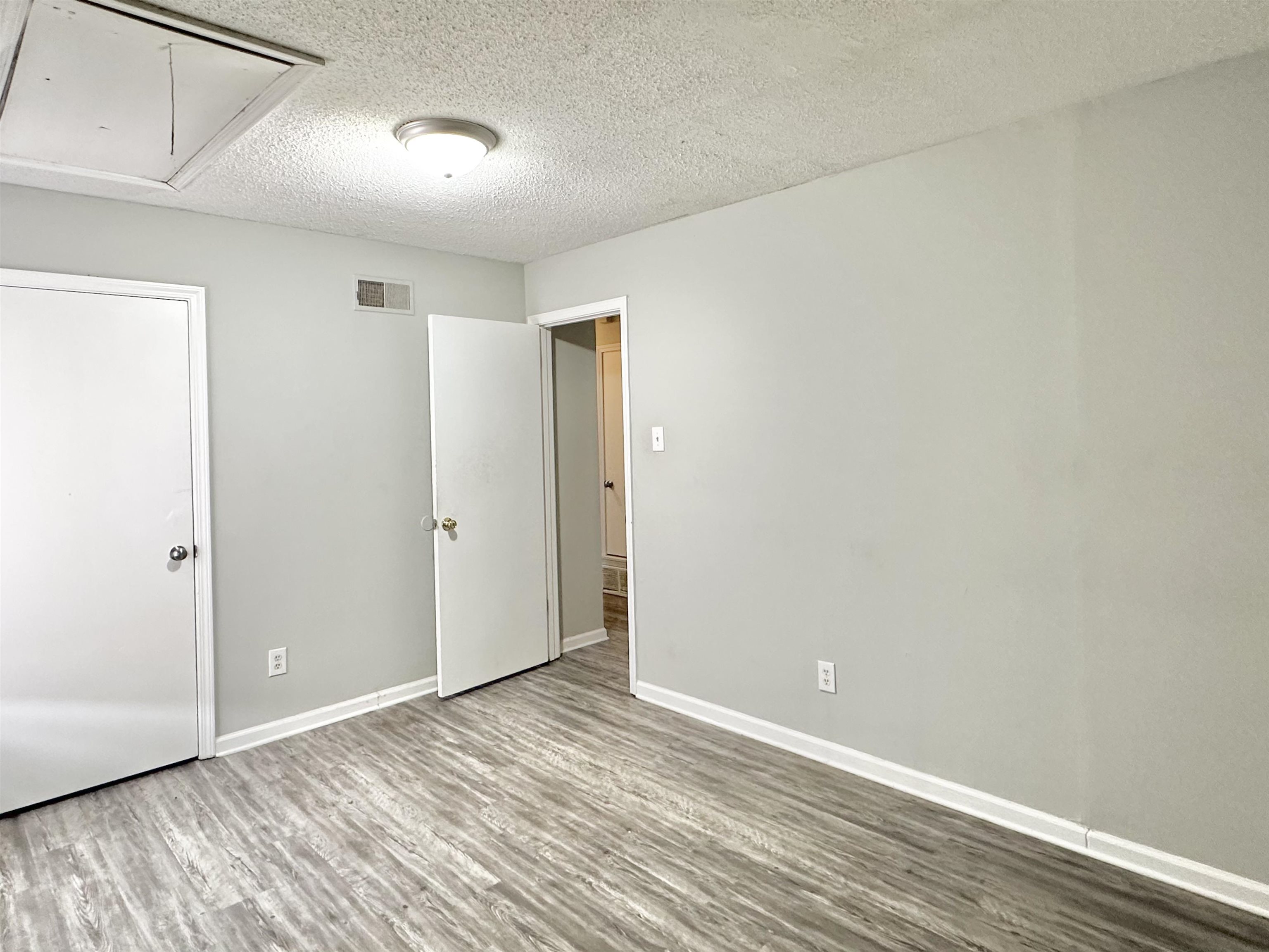 2065 Goldbrier Ln 2067 Property Photo 13