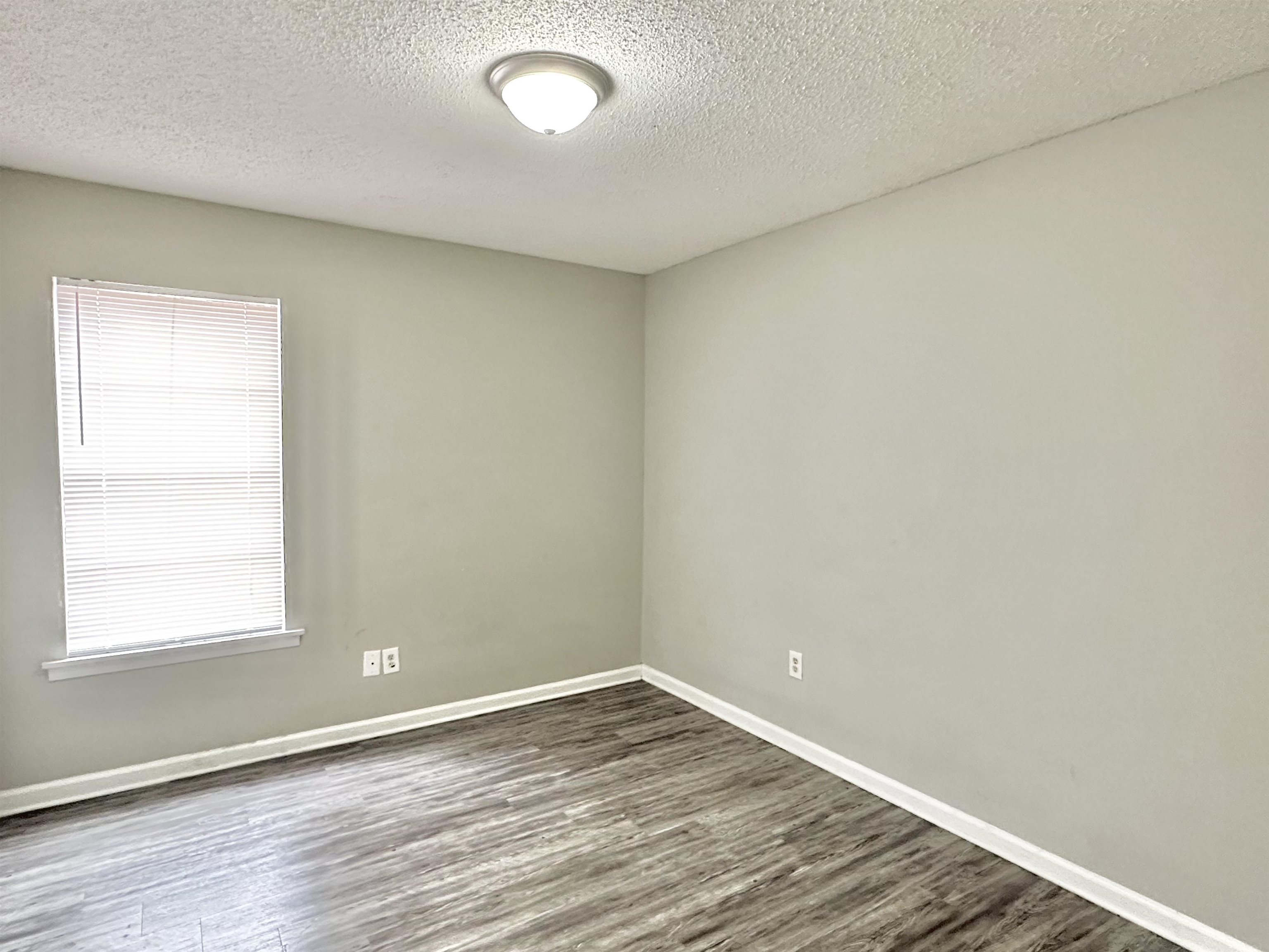 2065 Goldbrier Ln 2067 Property Photo 14
