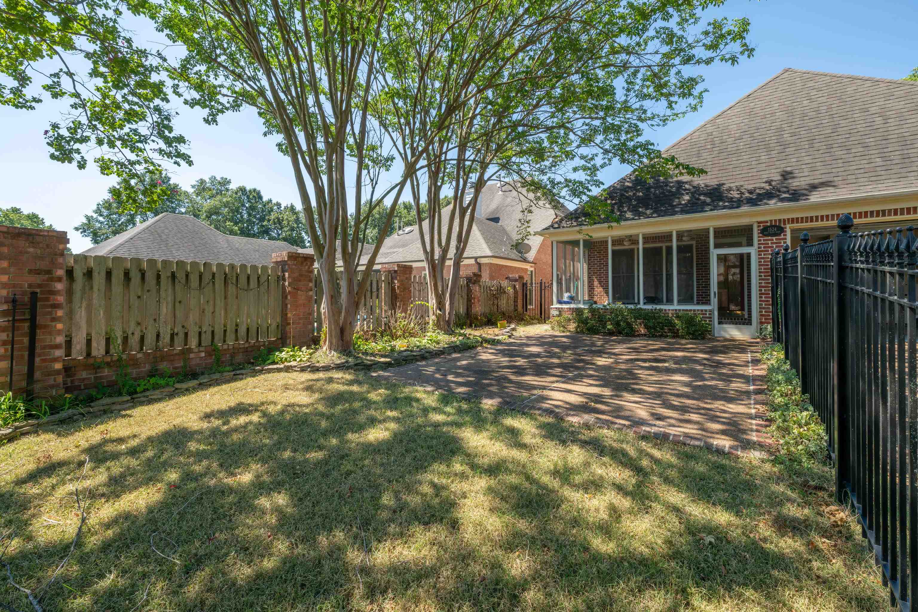 1524 Wolf Bend Rd Property Photo 24