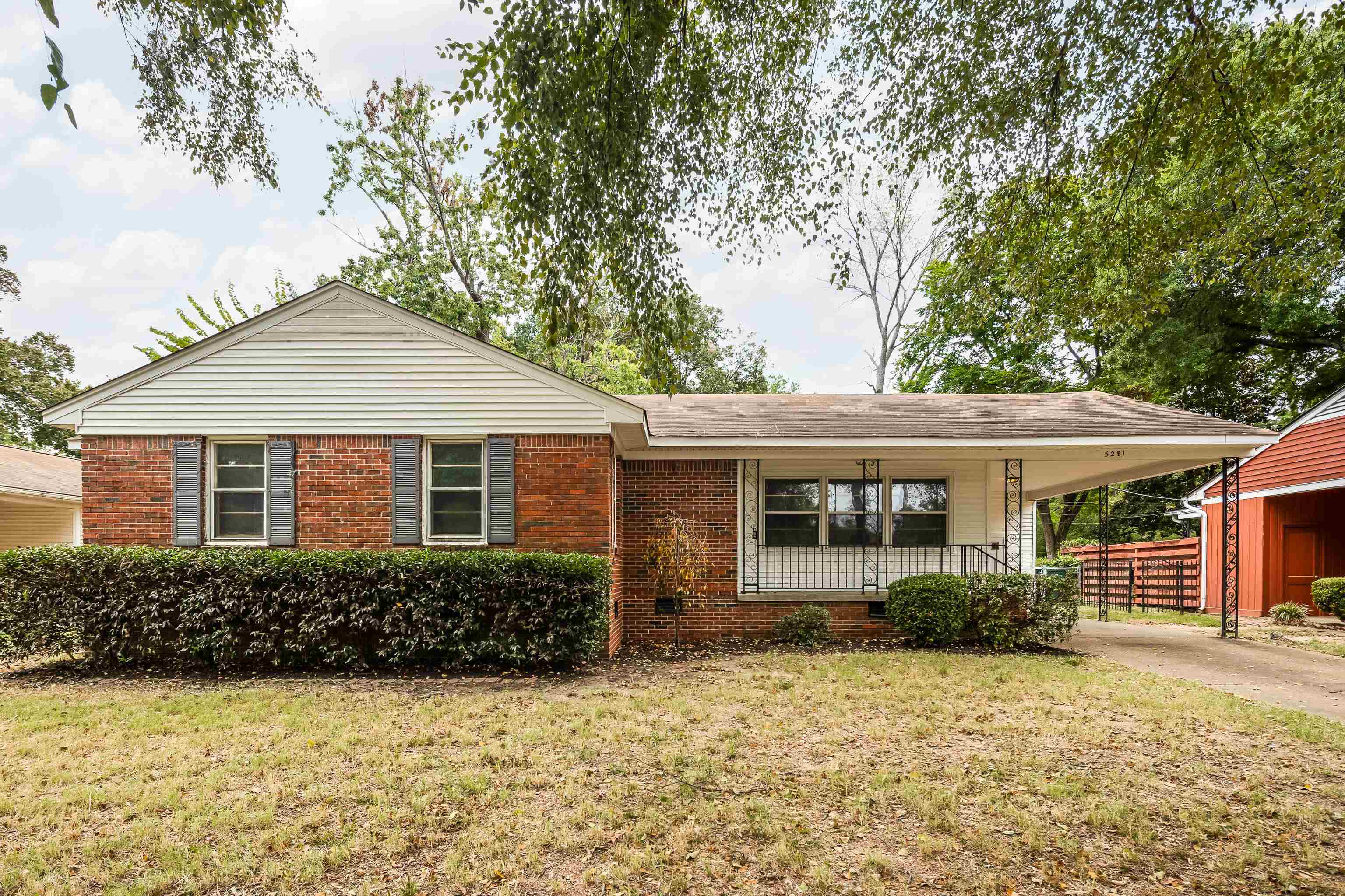 5281 Laurie Ln Property Photo 3