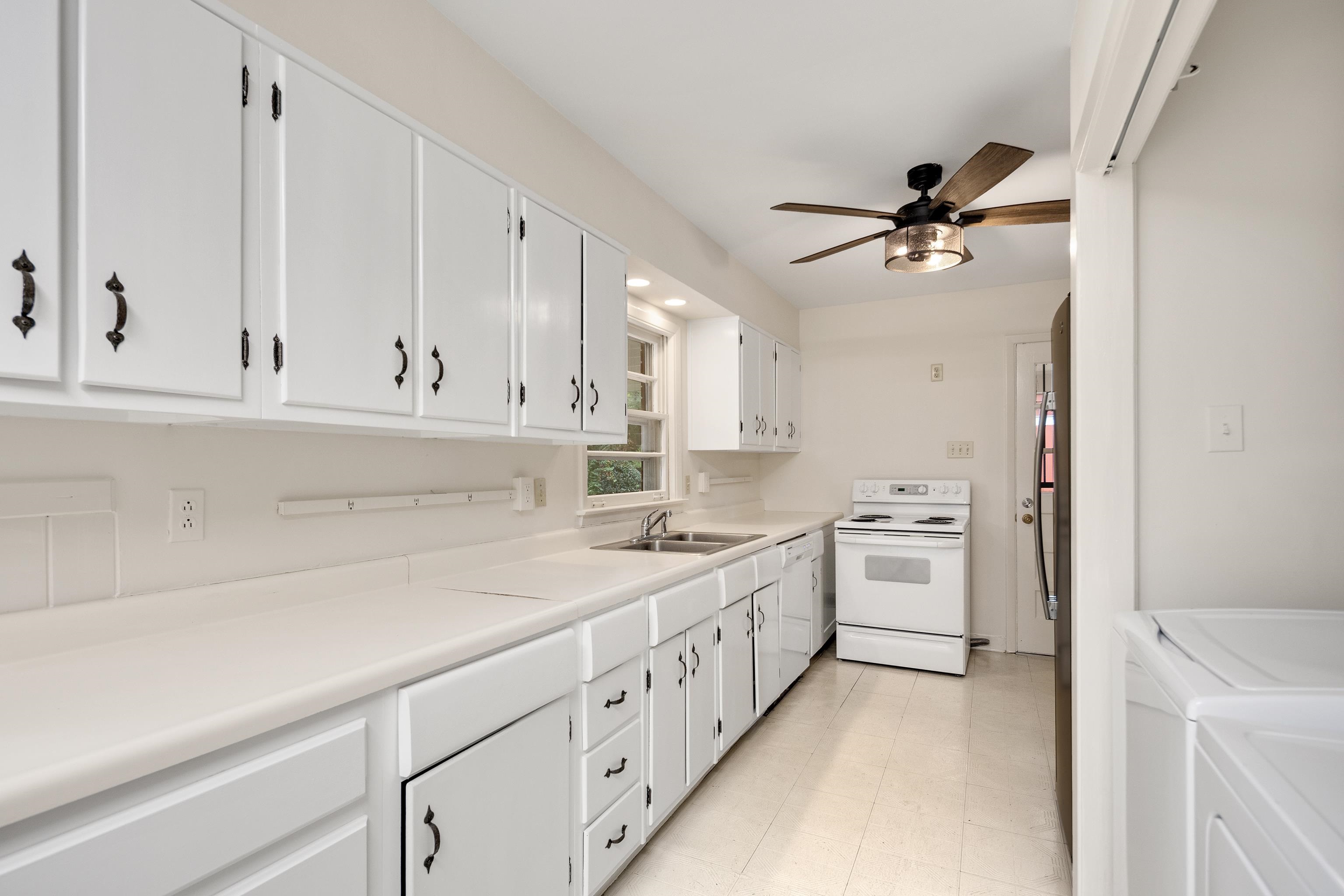 5281 Laurie Ln Property Photo 15