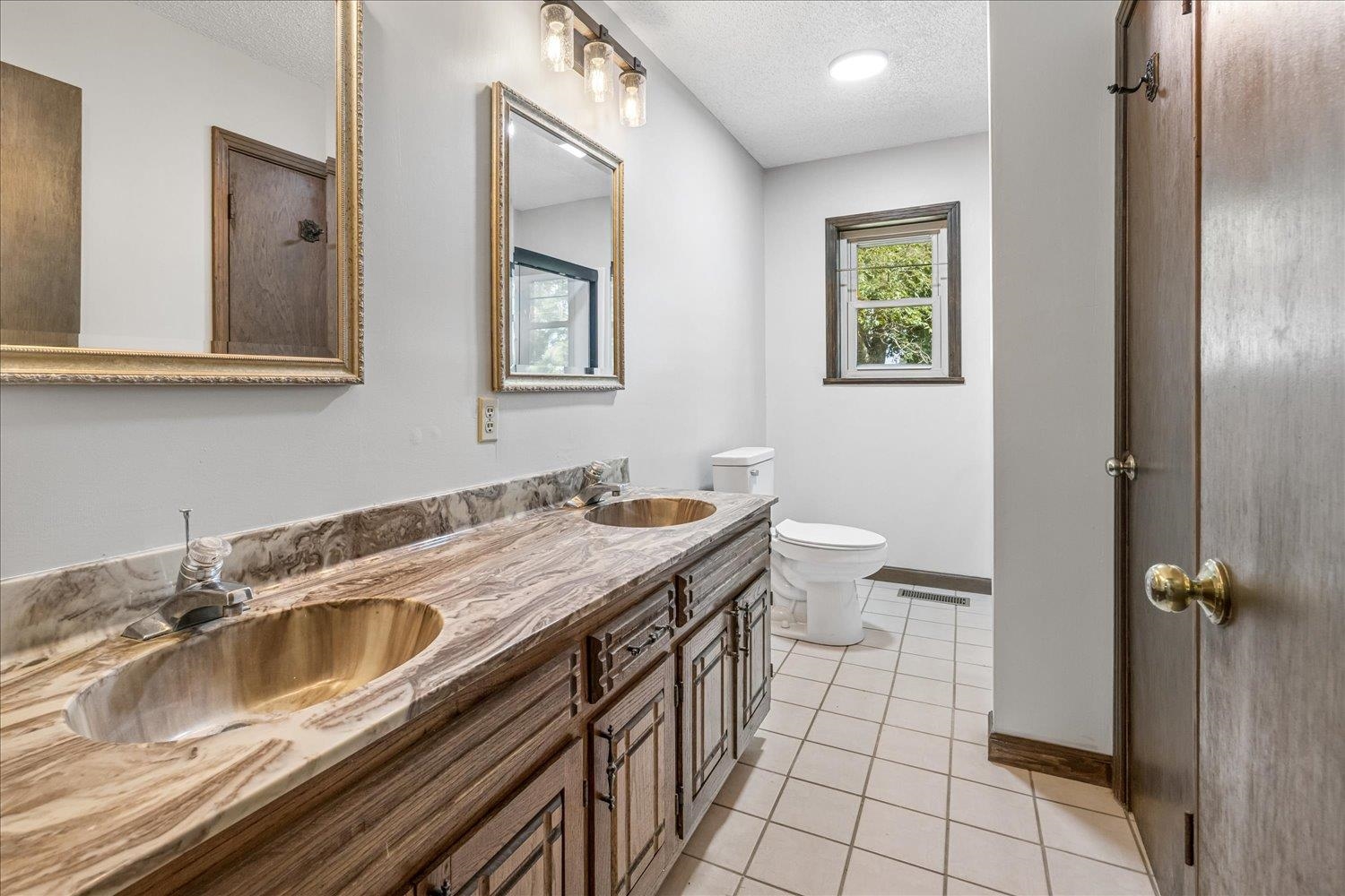 341 Ray Ln Property Photo 17