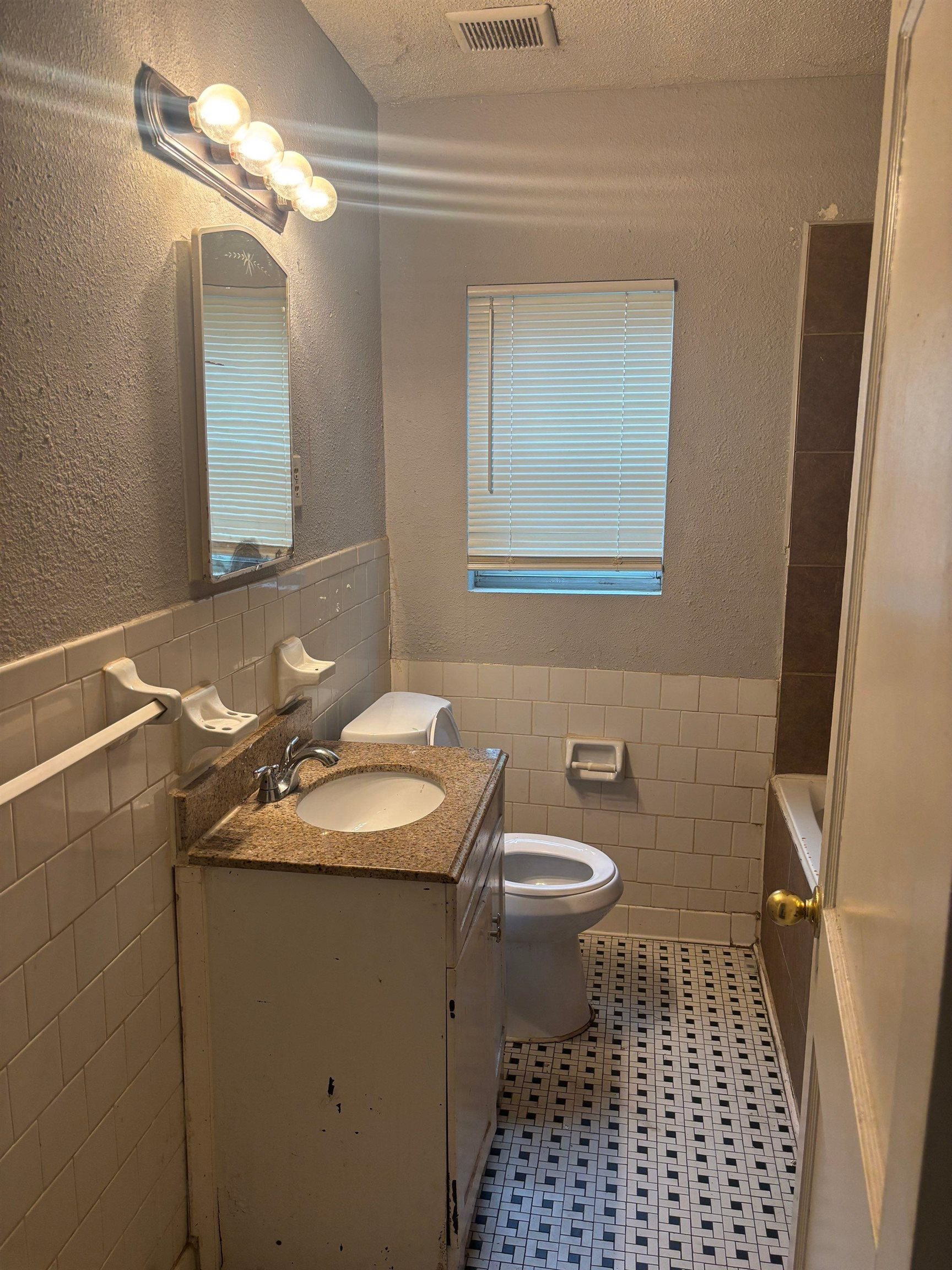1416 Alamo St Property Photo 2