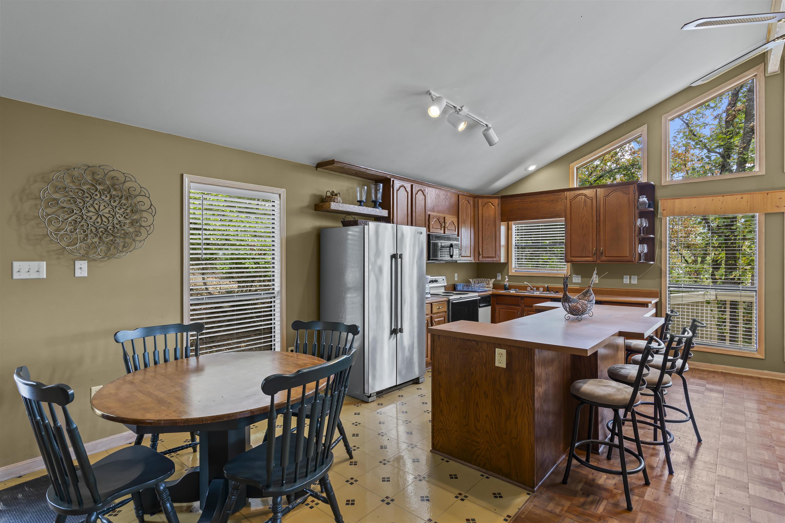1720 Point Grand Dr Property Photo 6