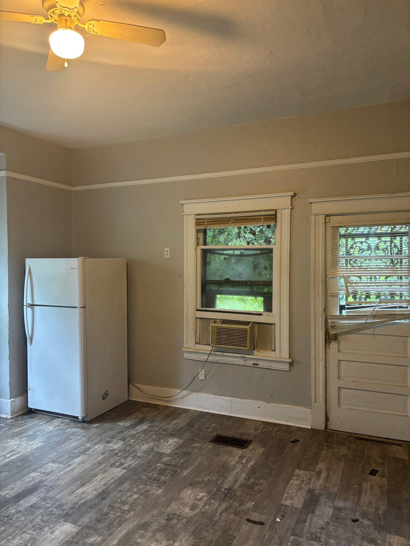 1053 Fleece Pl Property Photo 2