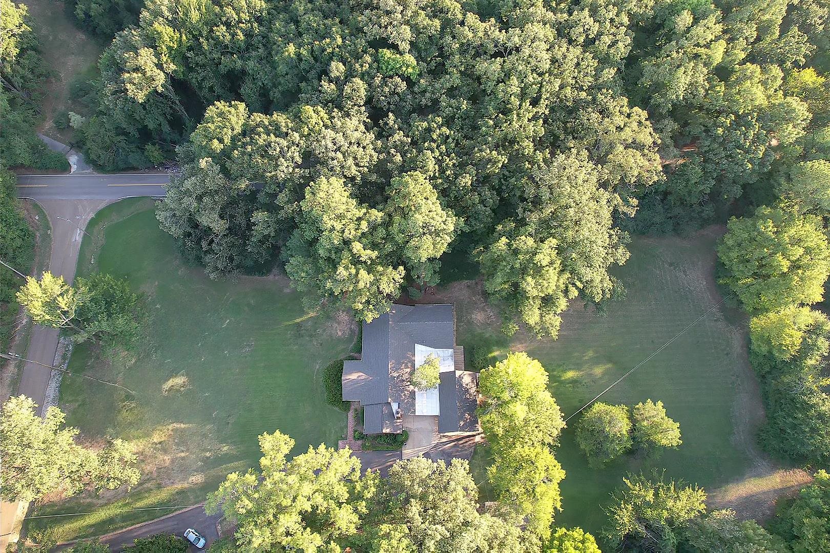 5095 Evergreen Rd Property Photo 2