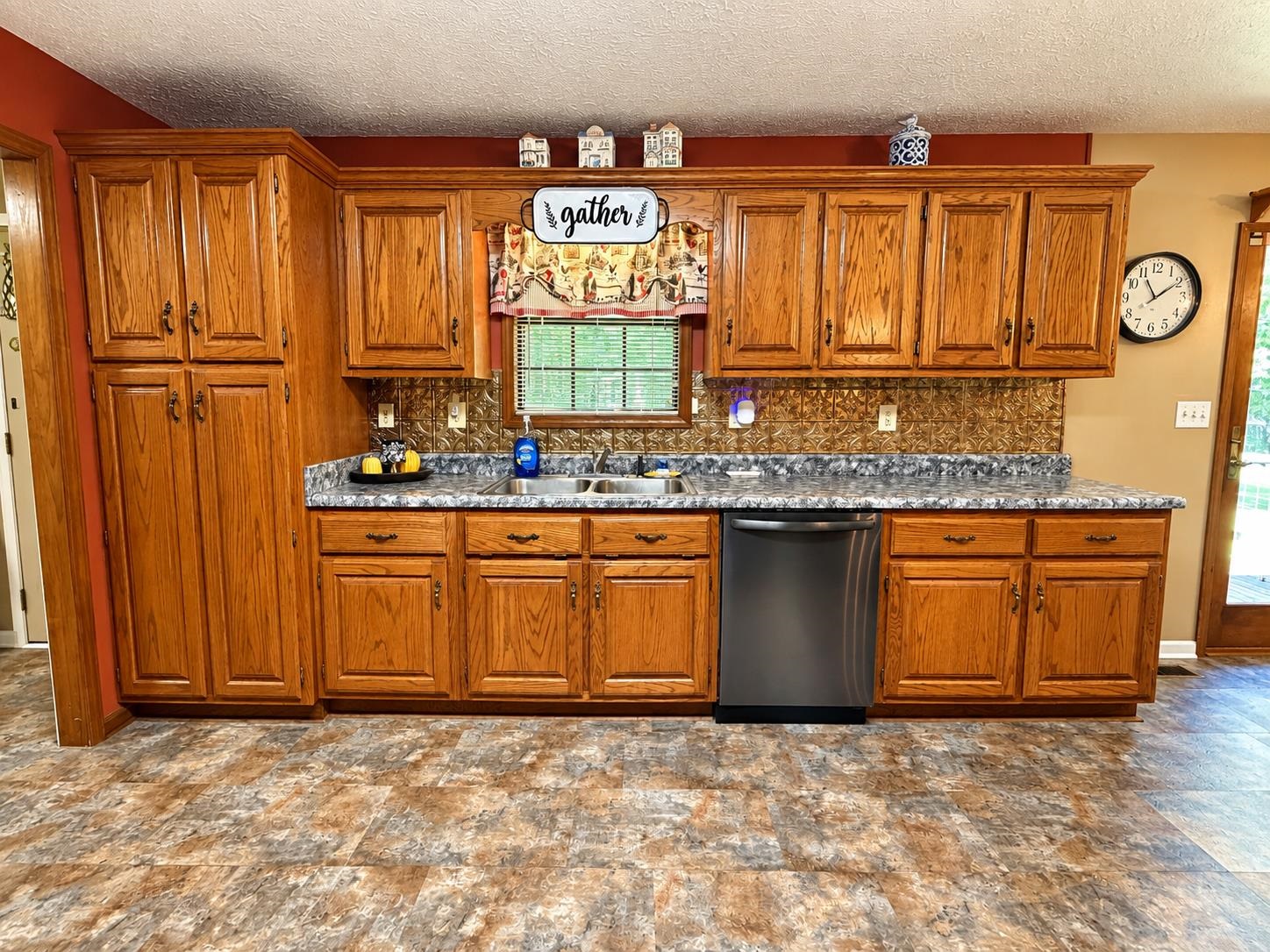 360 Jade Rd Property Photo 3