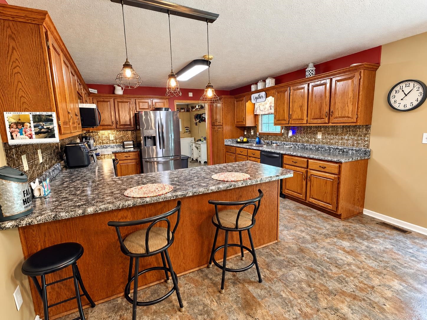360 Jade Rd Property Photo 4
