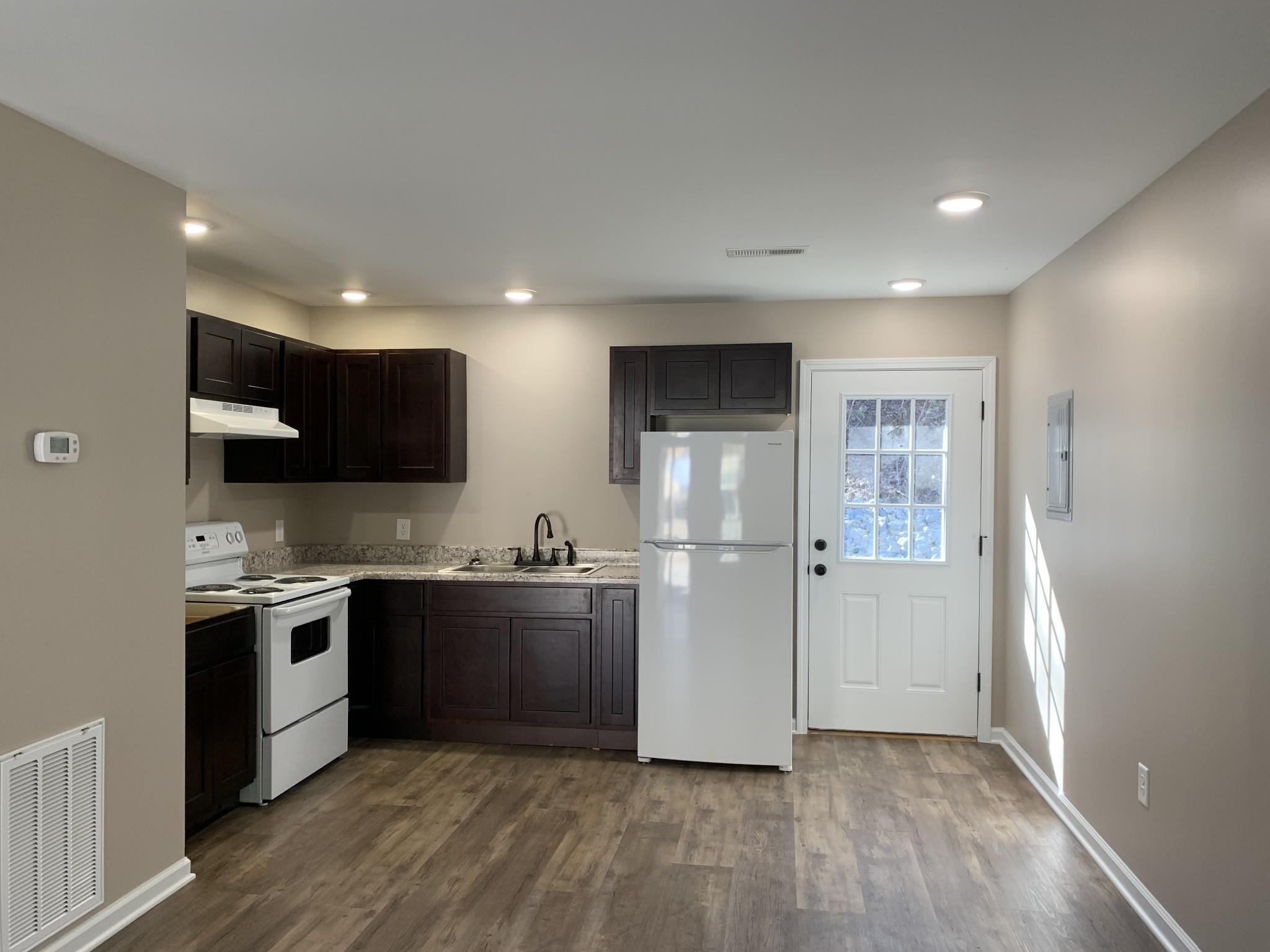 605 64 Hwy W Property Photo 23