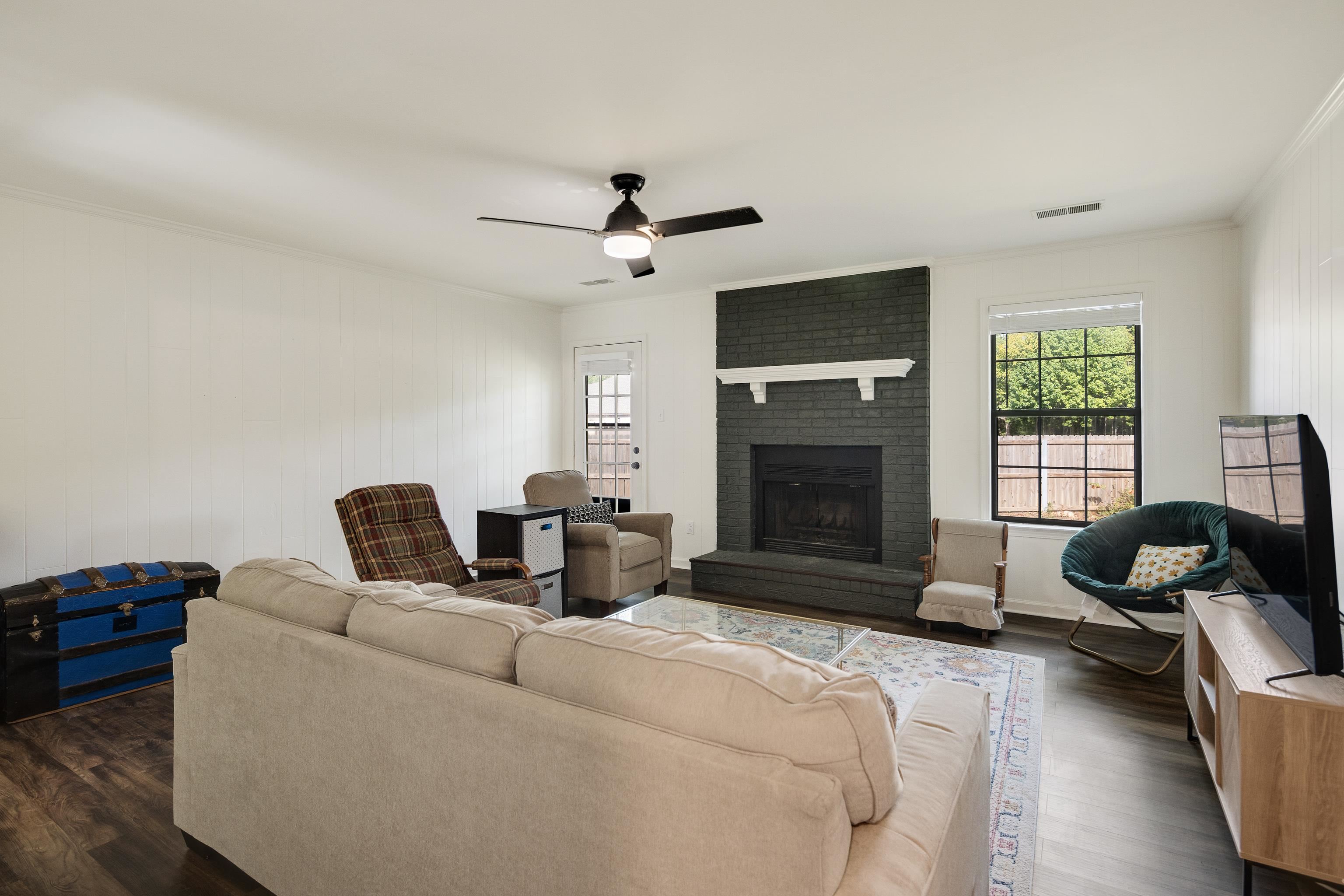 3075 Sleepy Hollow Dr Property Photo 3