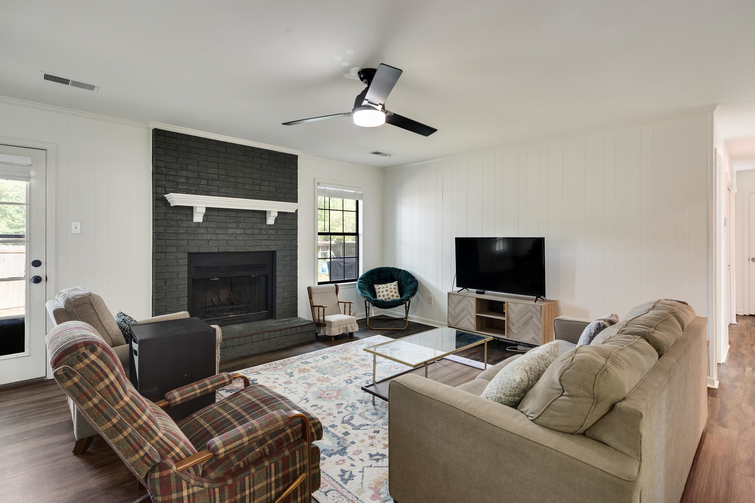 3075 Sleepy Hollow Dr Property Photo 4