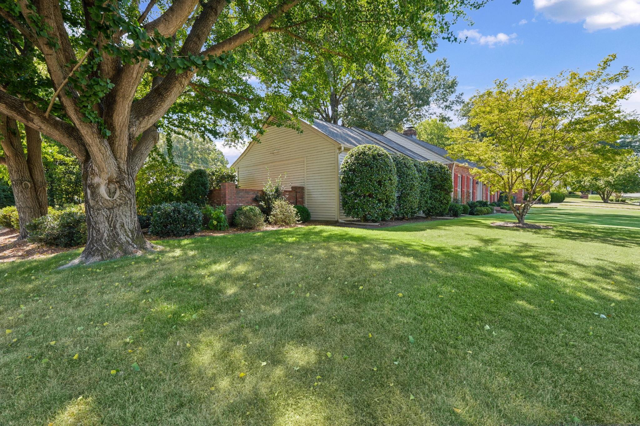 5233 Mary Starnes Dr Property Photo 3