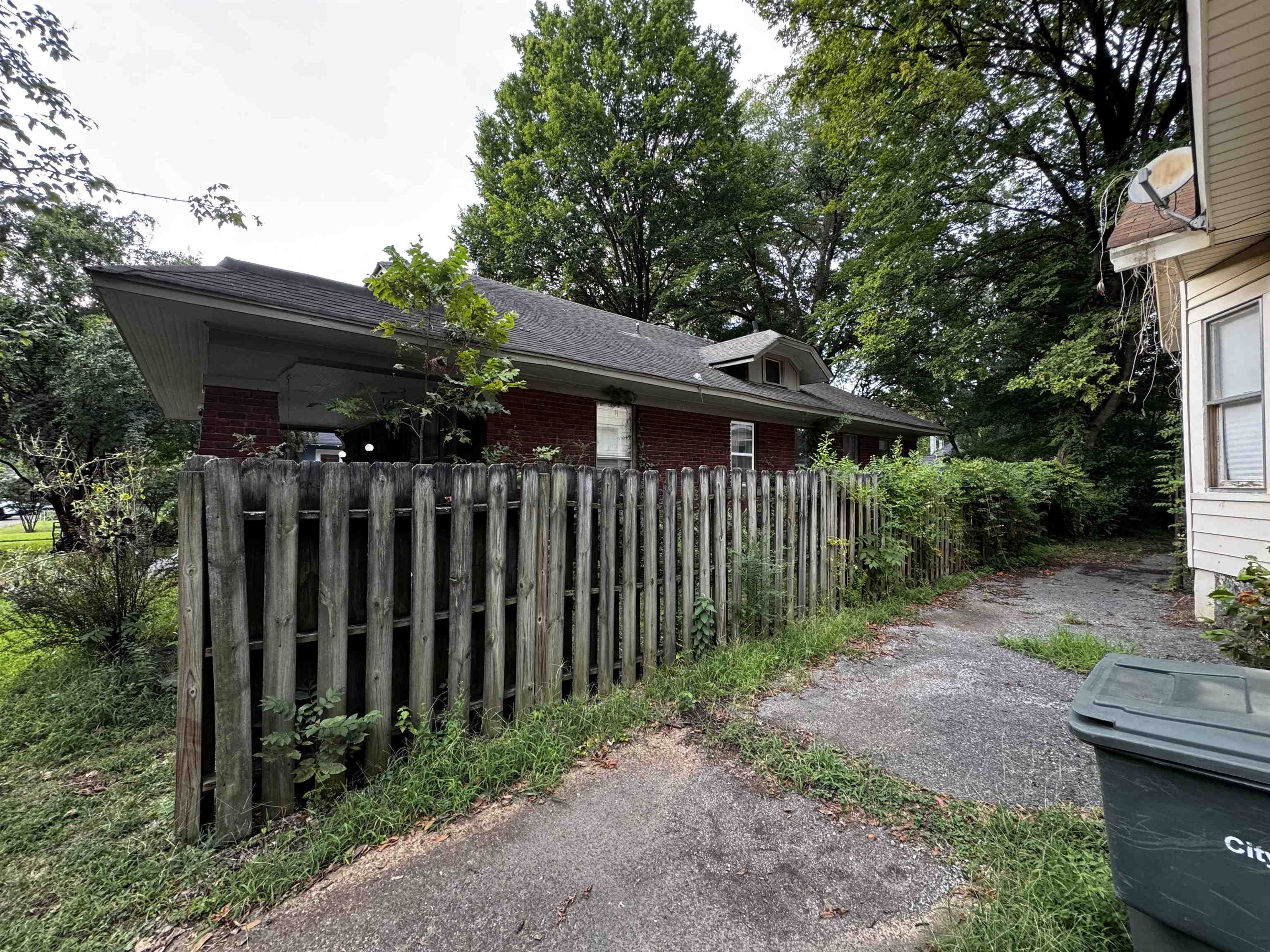 1840 Young Ave Property Photo 10