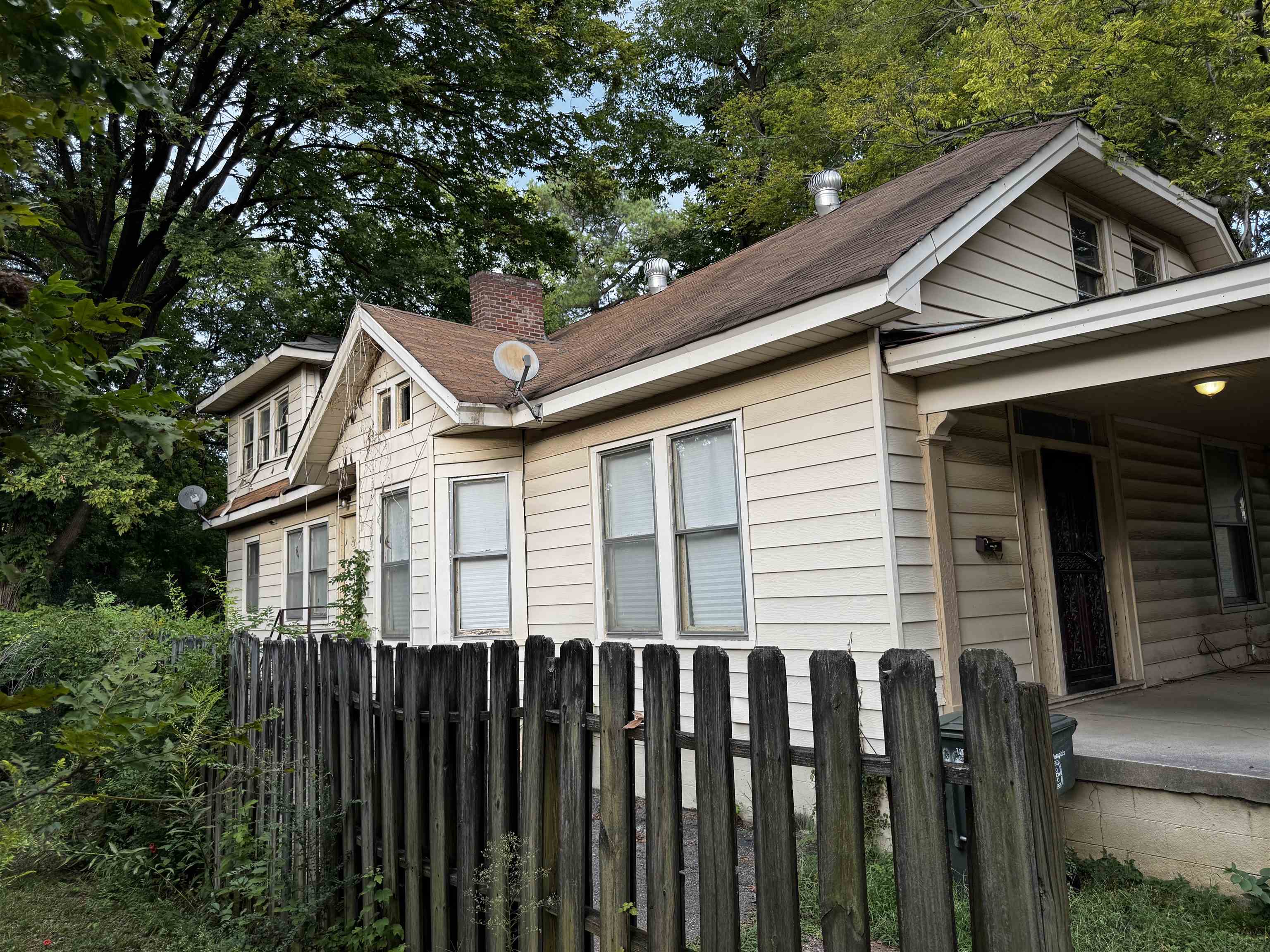 1840 Young Ave Property Photo 18