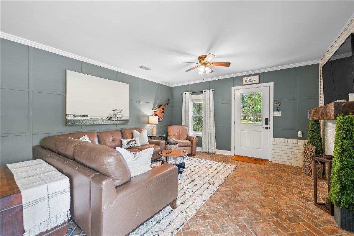 5754 Chester St Property Photo 21