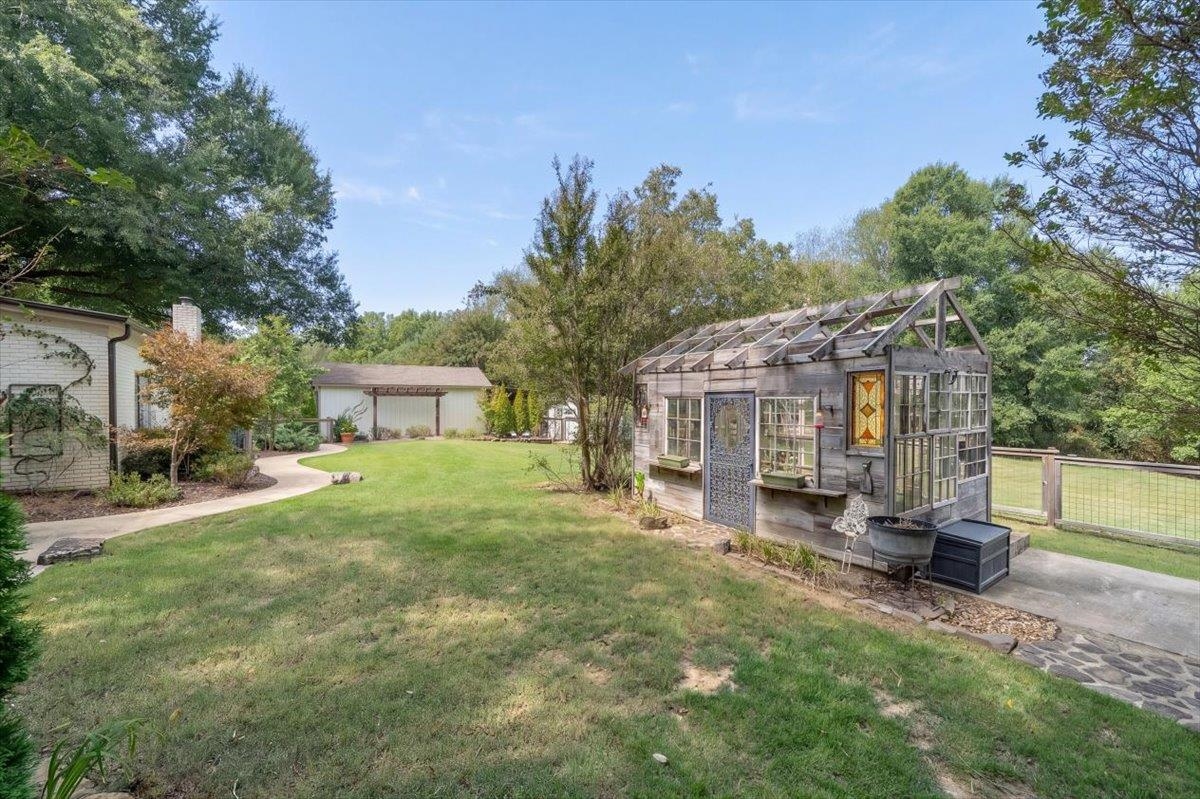 5754 Chester St Property Photo 35