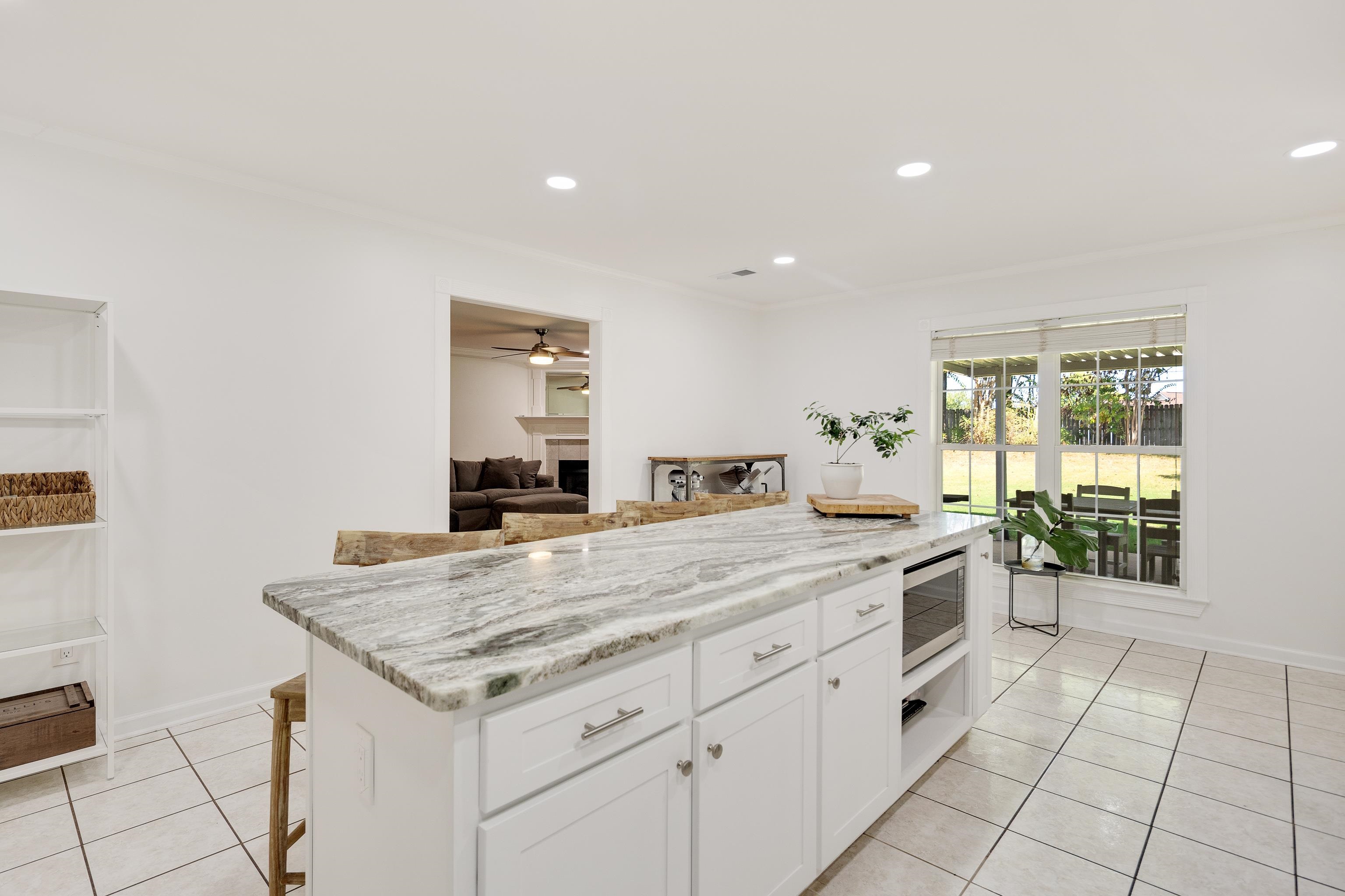 226 Thomas Ter Property Photo 25