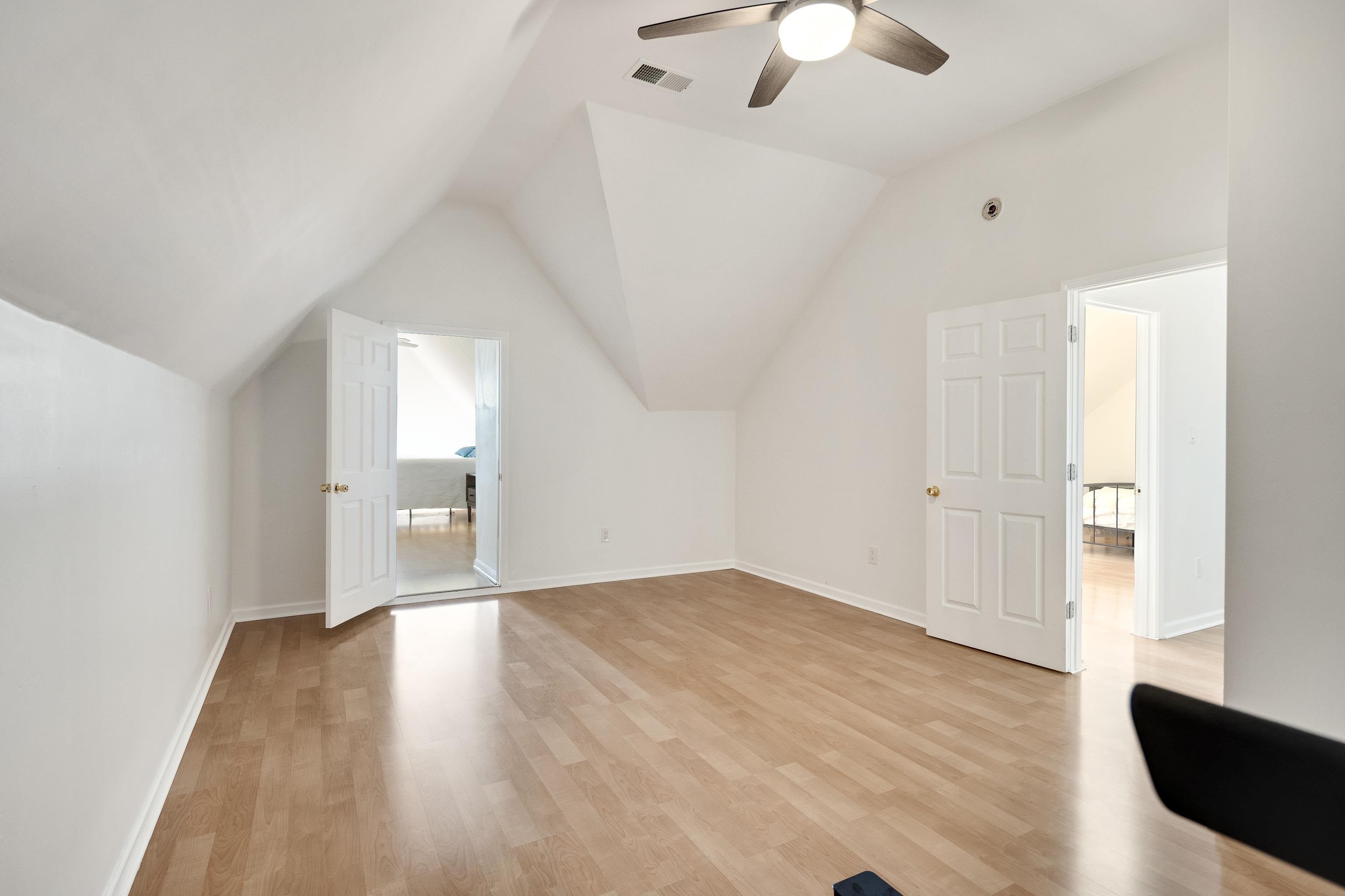 226 Thomas Ter Property Photo 29