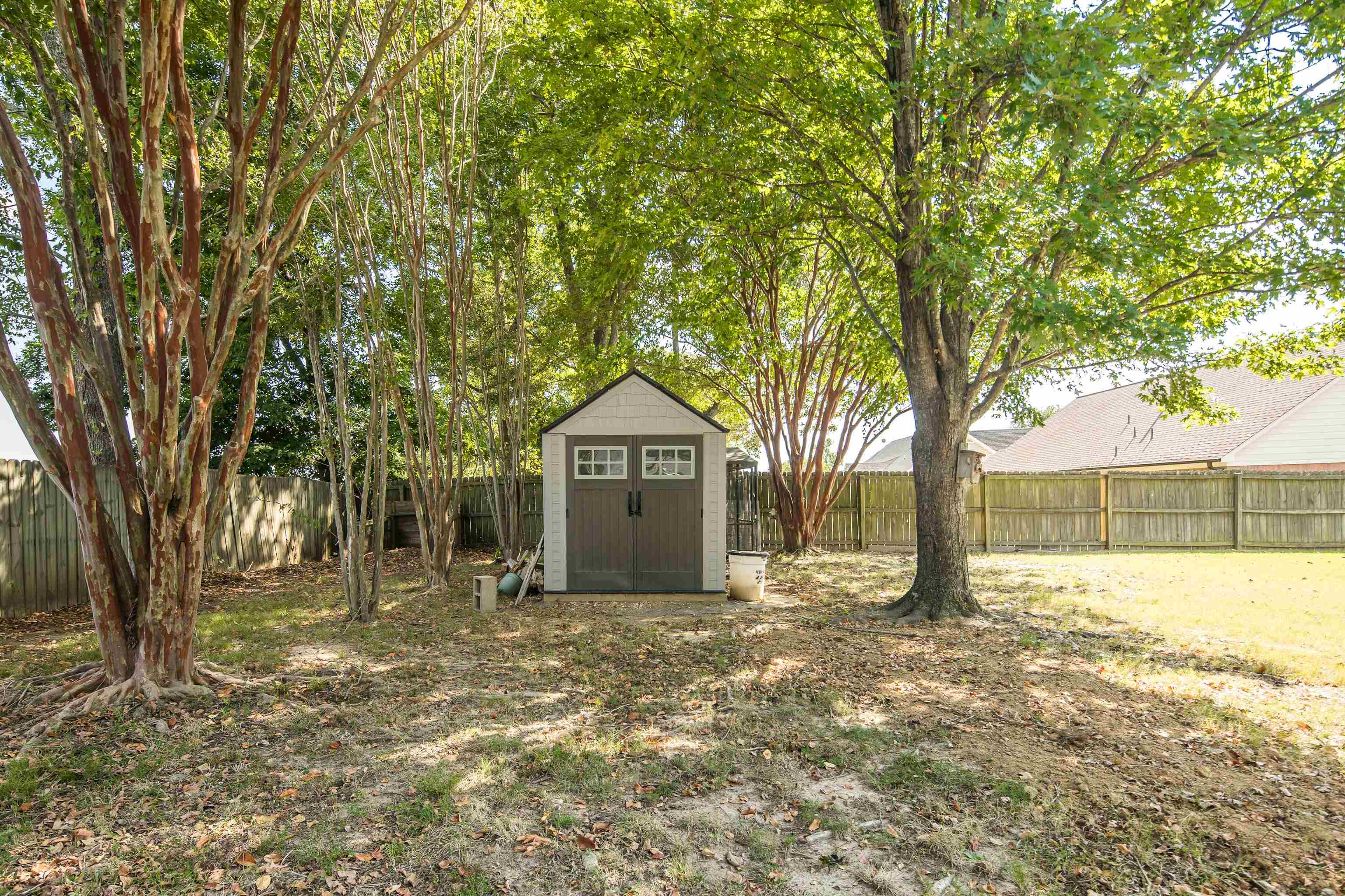 226 Thomas Ter Property Photo 36