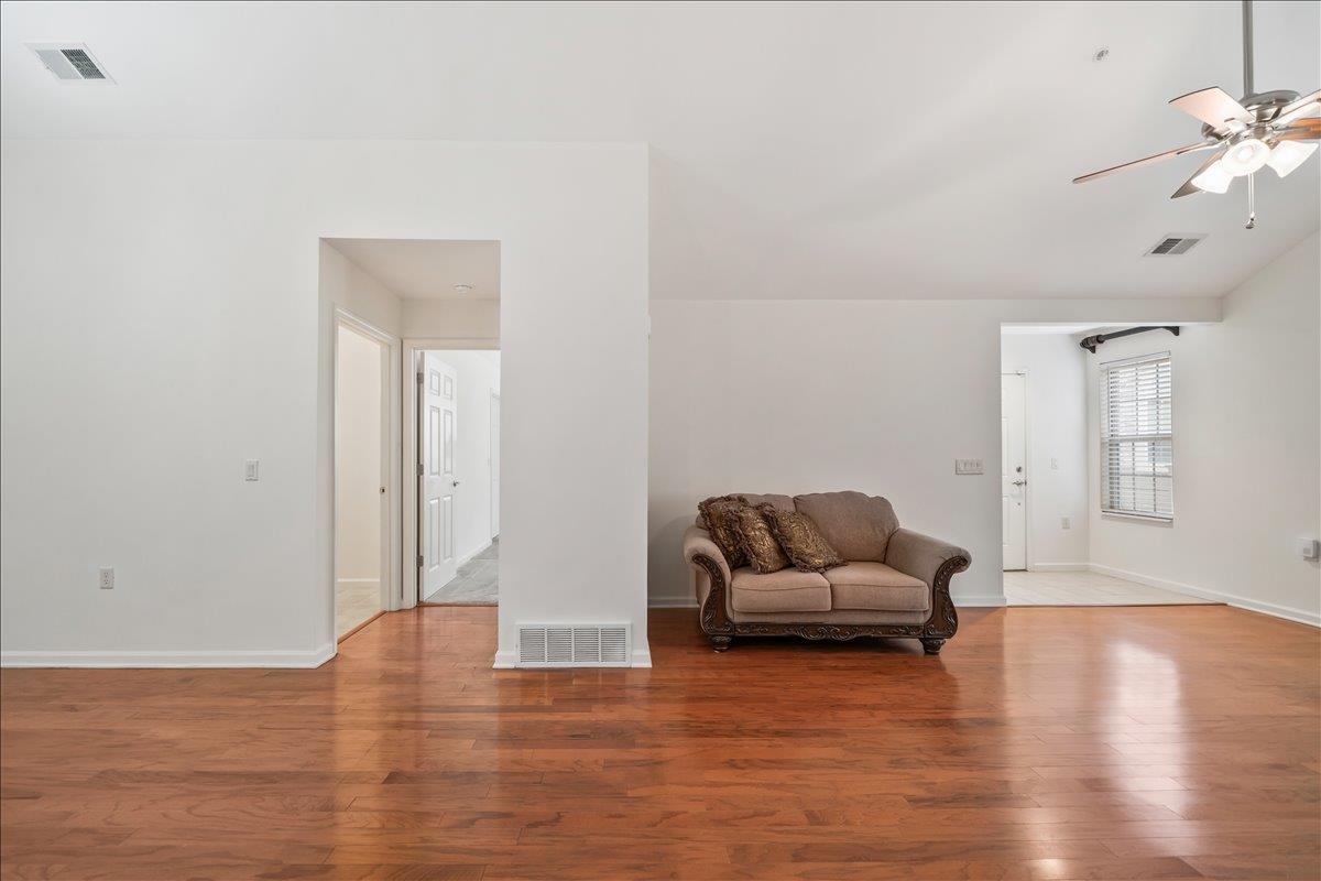 1700 W Southfield Cir Property Photo 9