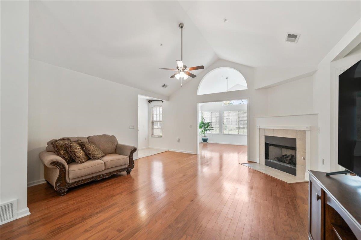 1700 W Southfield Cir Property Photo 10