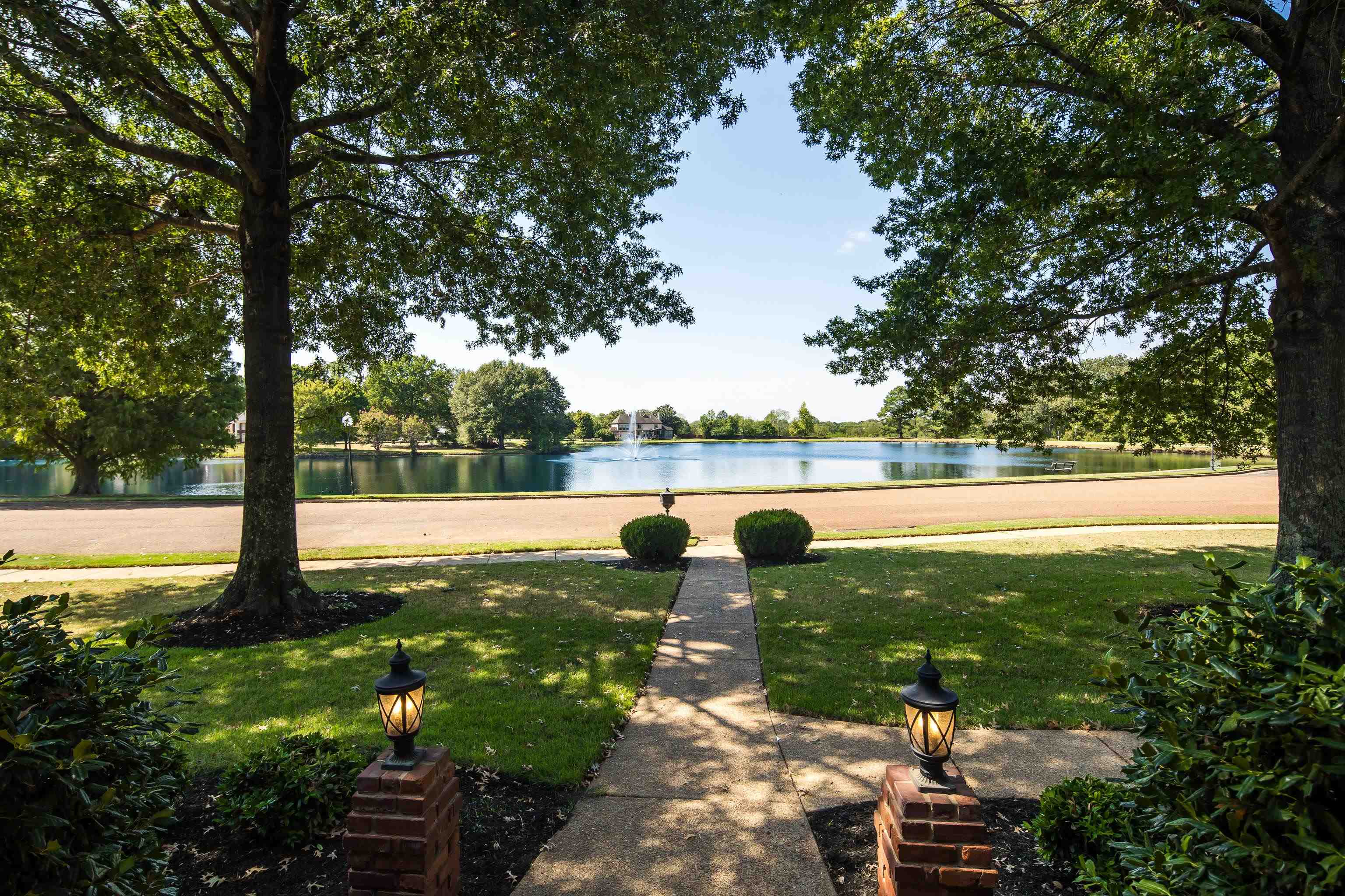 1196 E Lake Pointe Dr Property Photo 5