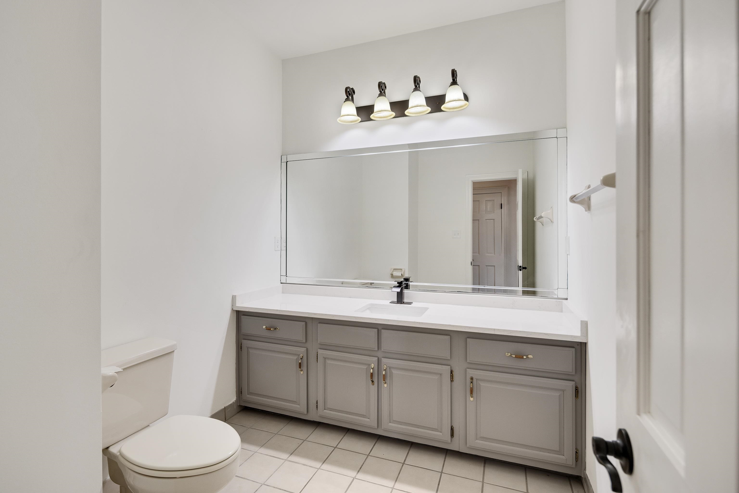 1196 E Lake Pointe Dr Property Photo 23