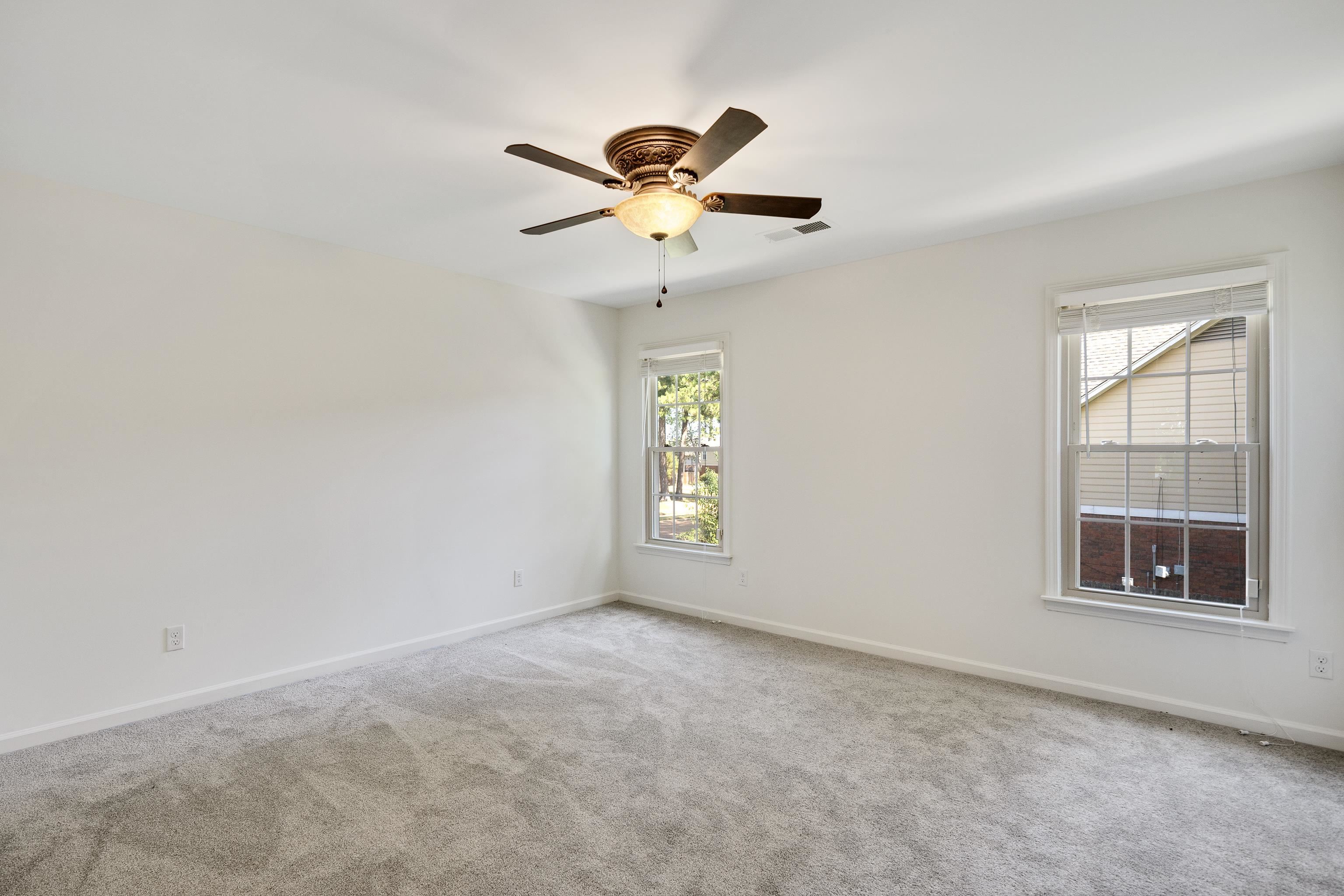 1196 E Lake Pointe Dr Property Photo 30