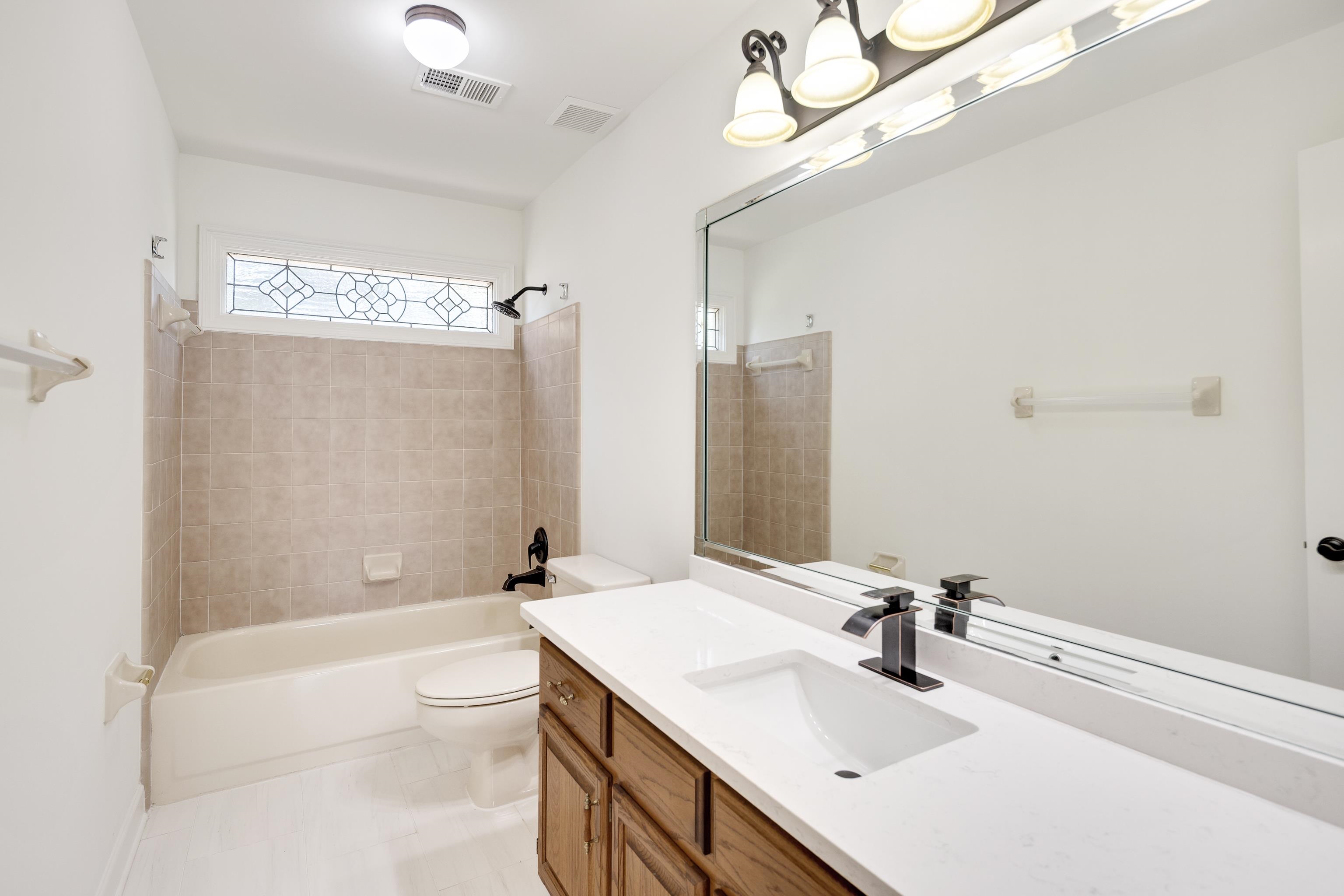 1196 E Lake Pointe Dr Property Photo 31