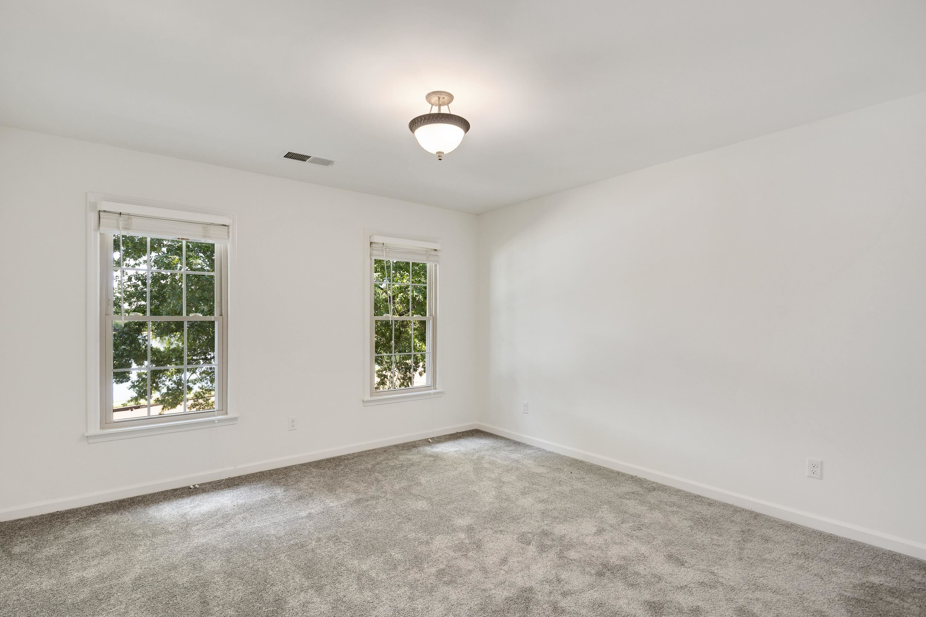 1196 E Lake Pointe Dr Property Photo 32