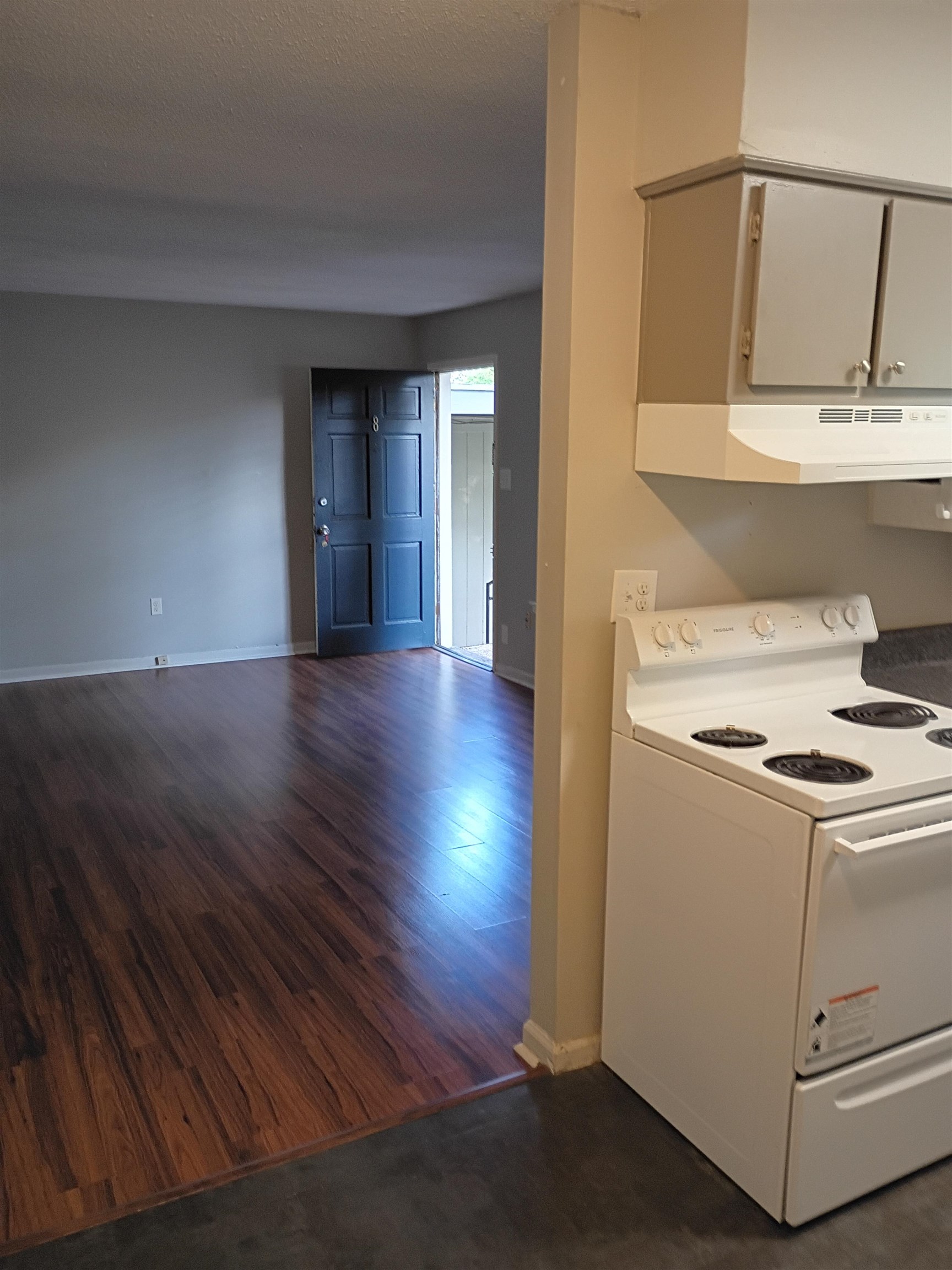 32 S Tucker St Property Photo 8