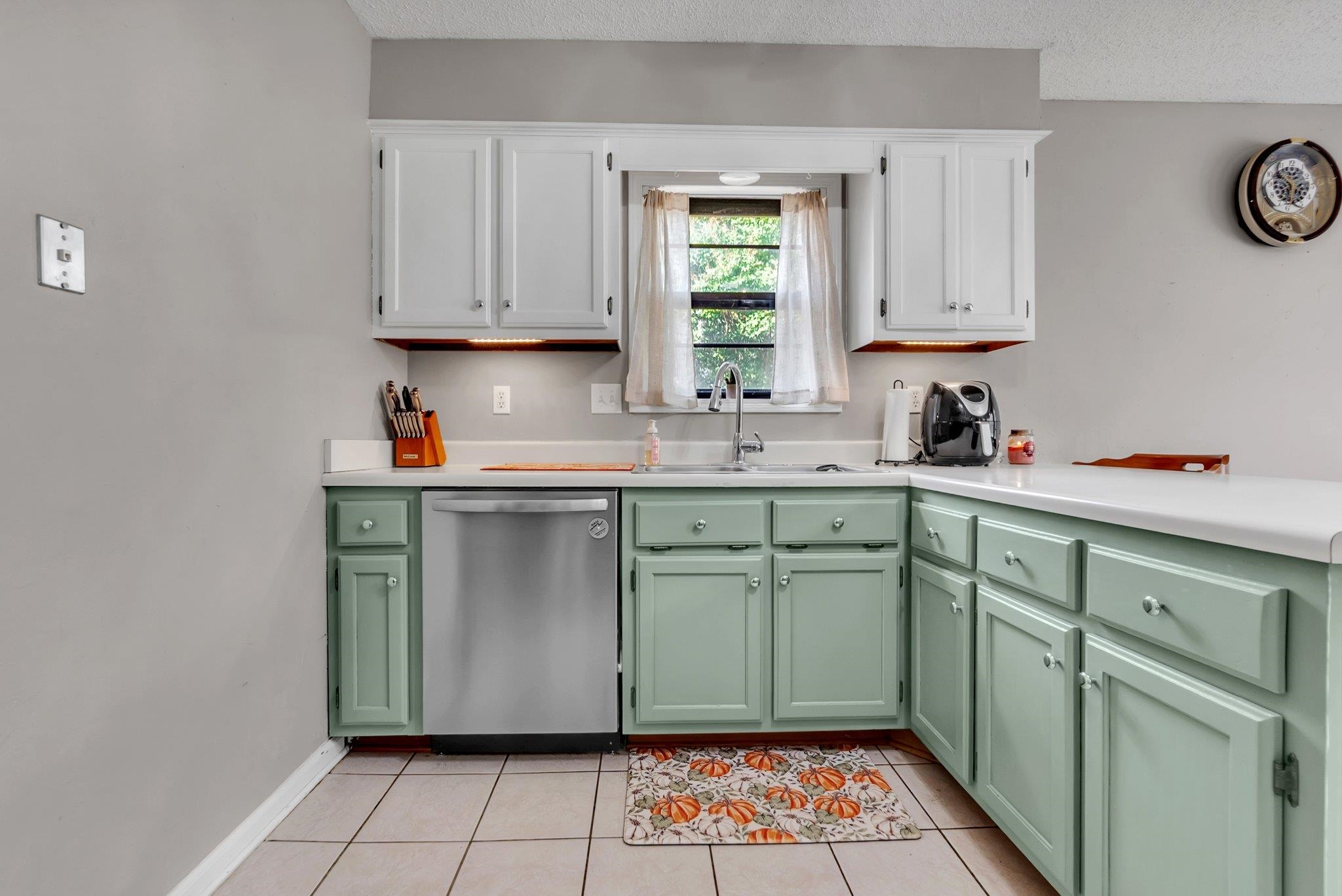 6388 Briergate Dr Property Photo 12