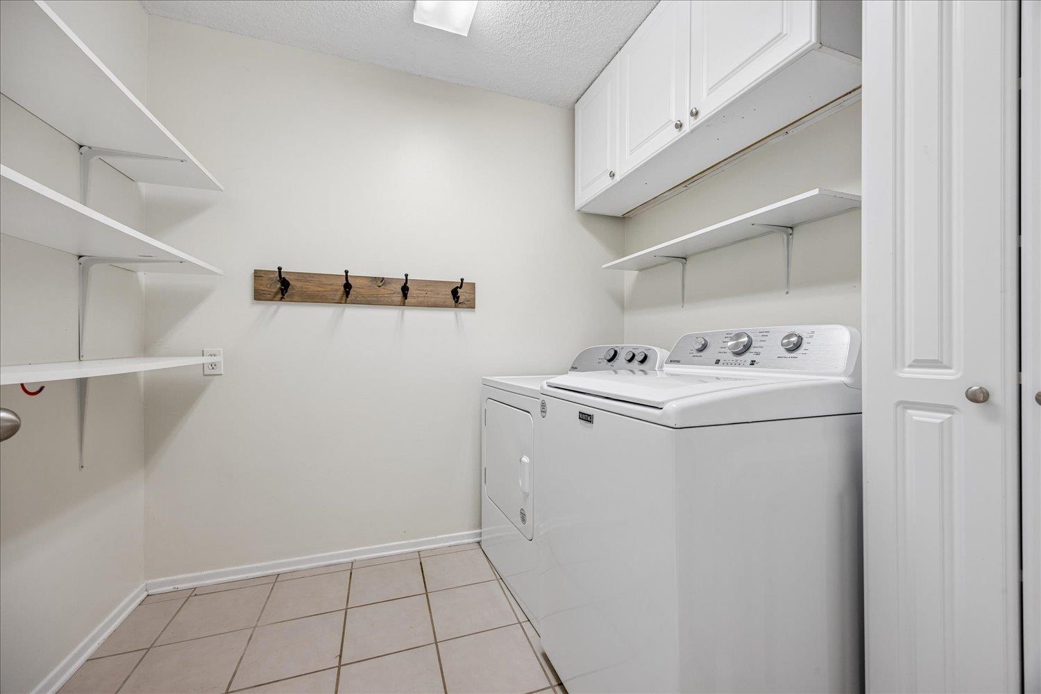 876 Barbara Lynn Dr Property Photo 16