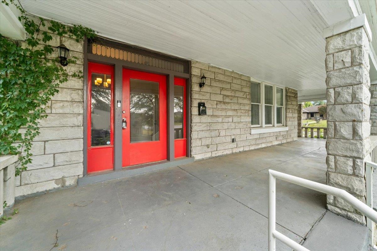 196 N Mcneil St Property Photo 3