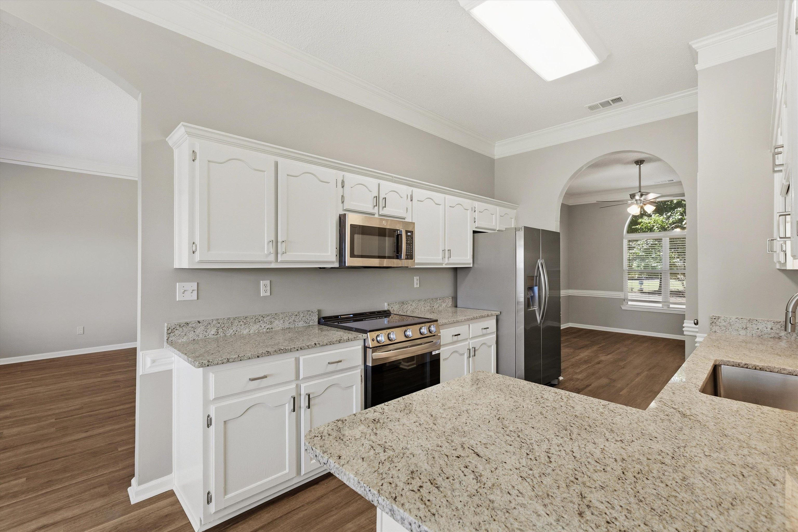 4890 Rivercrest Ln Property Photo 3