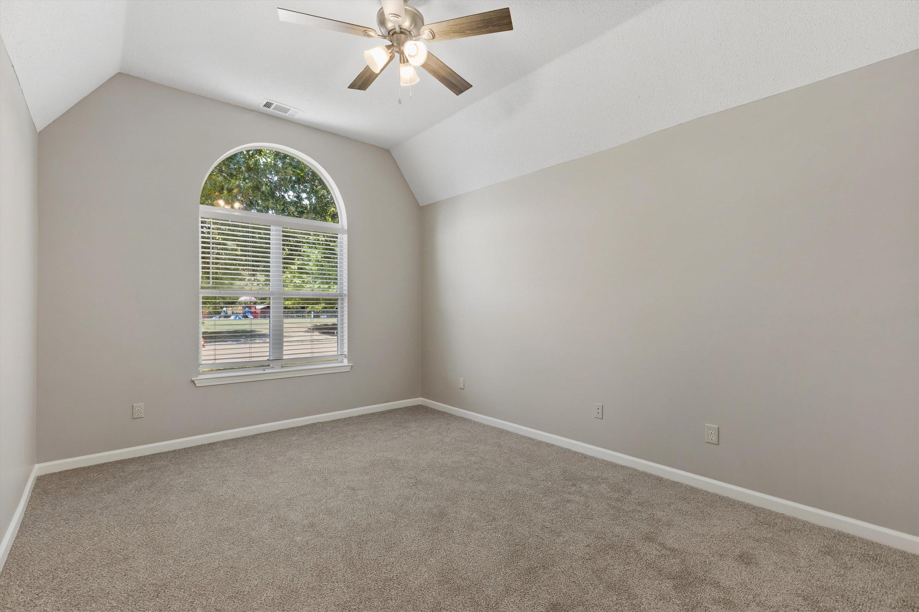 4890 Rivercrest Ln Property Photo 17