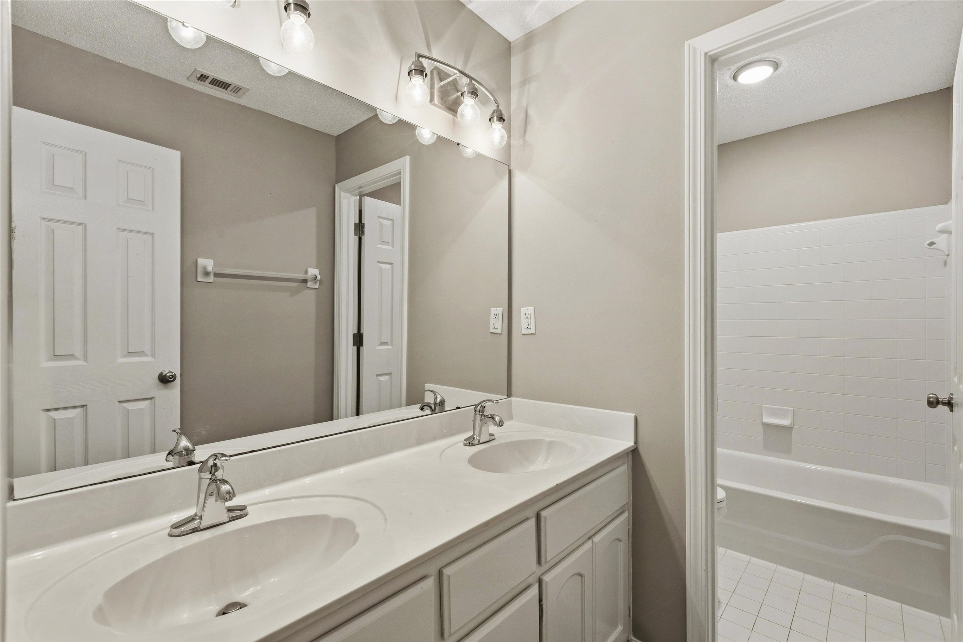 4890 Rivercrest Ln Property Photo 20