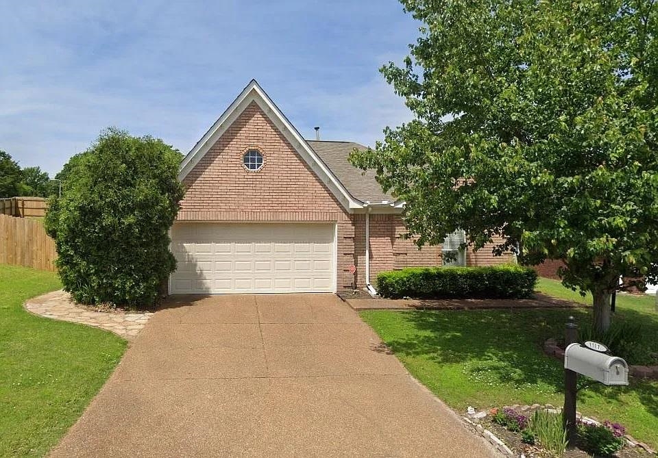1117 Dove Hollow Cir W Property Photo 1