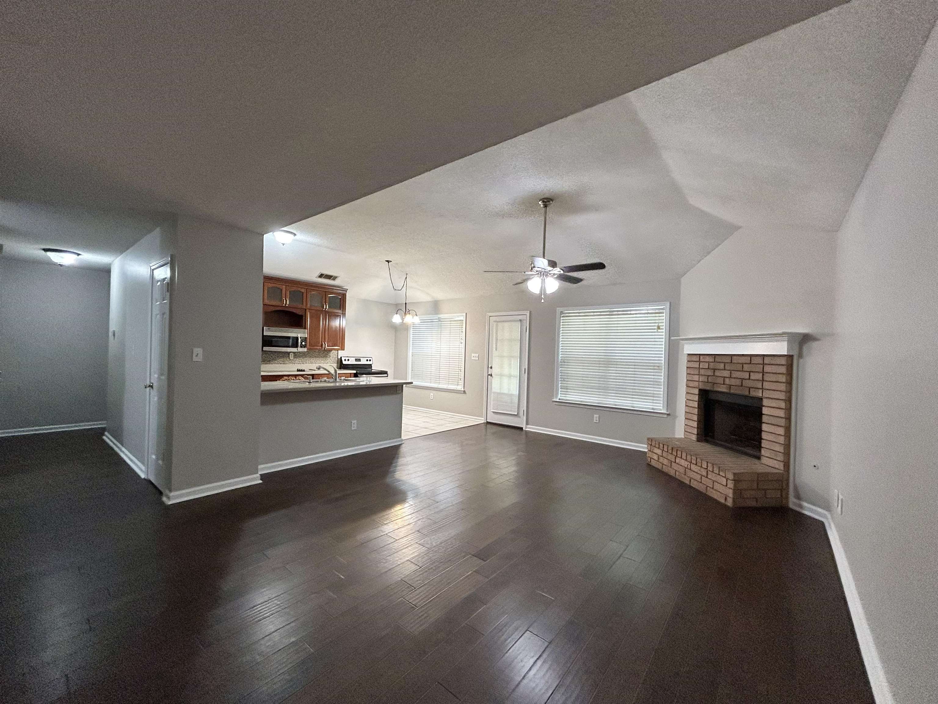 1117 Dove Hollow Cir W Property Photo 2