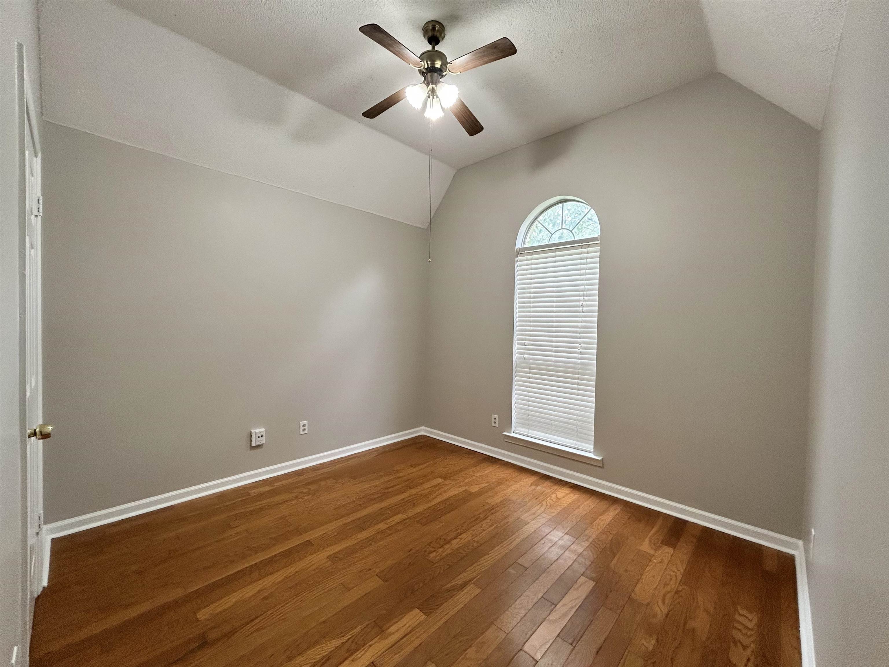 1117 Dove Hollow Cir W Property Photo 8