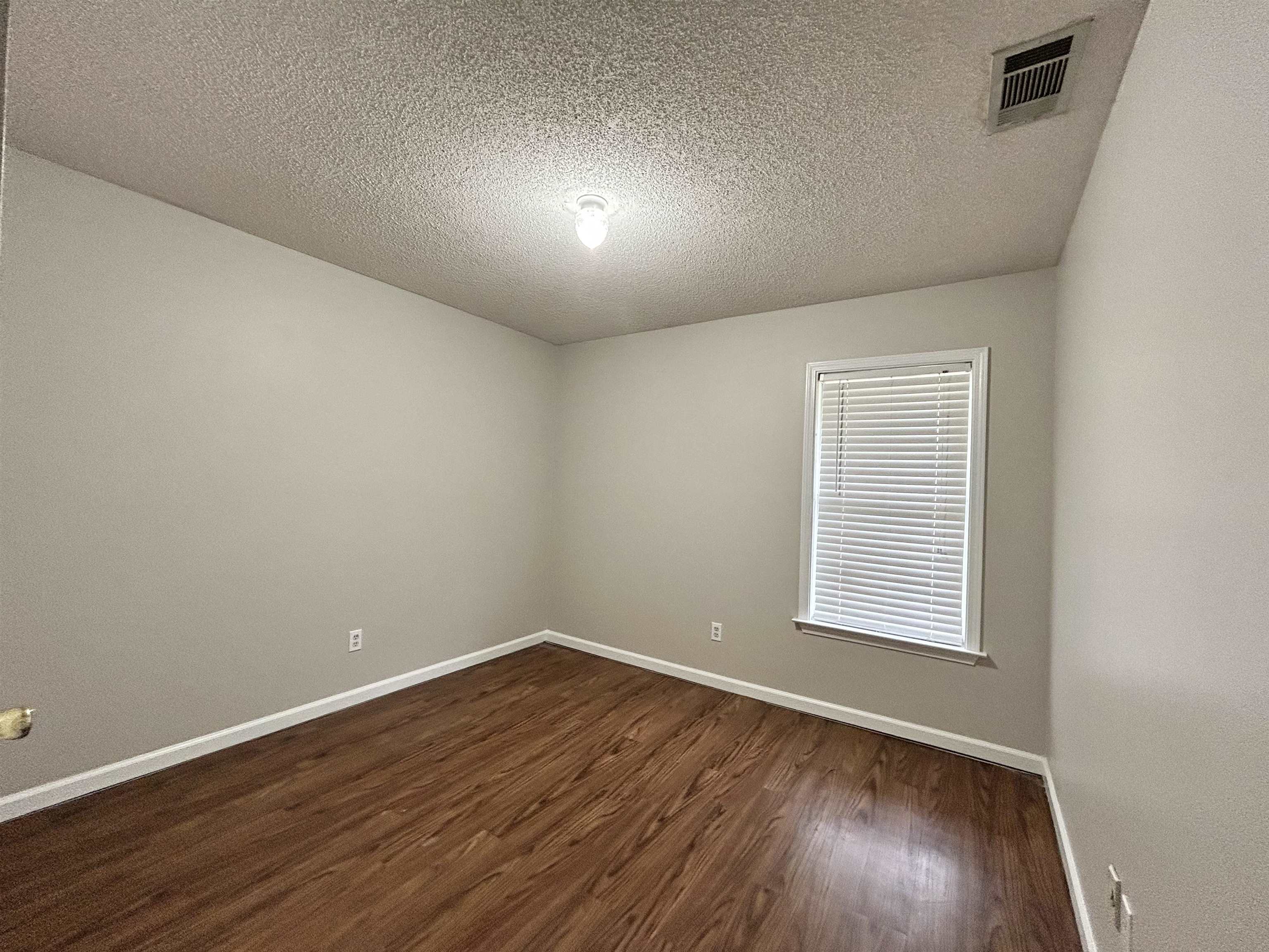 1117 Dove Hollow Cir W Property Photo 9