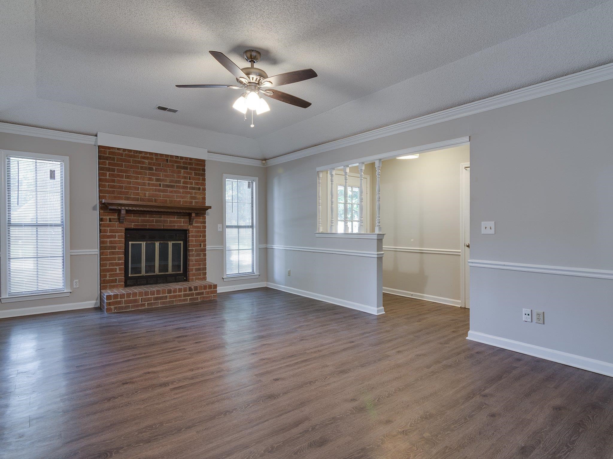 4572 Sandy Park Dr Property Photo 2