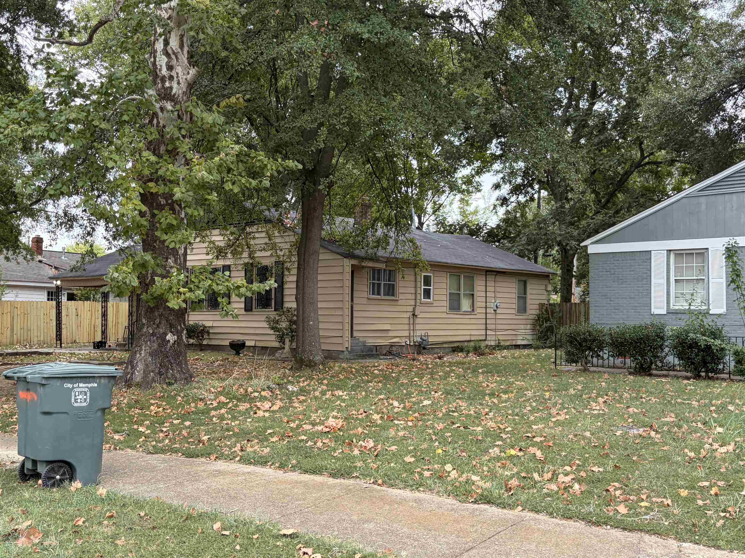 849 E Gage Ave Property Photo 2