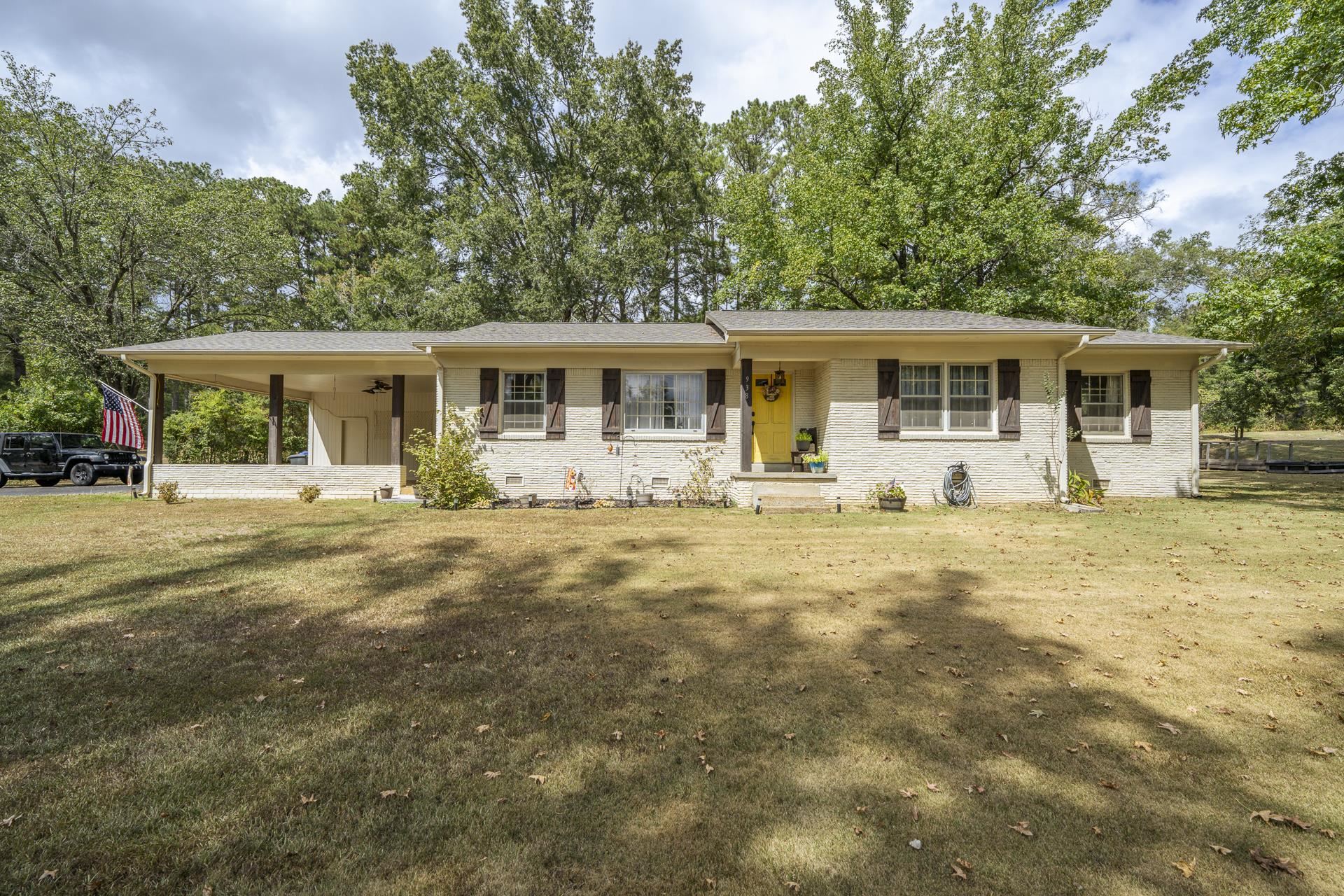 938 E Poplar Ave Property Photo 1