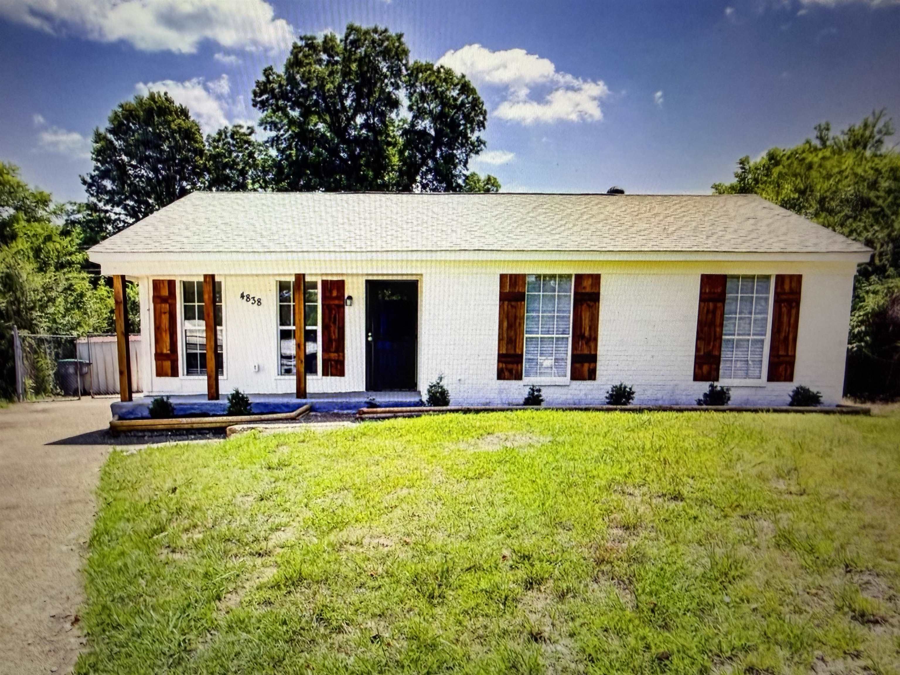 4838 Shayne Ln Property Photo 1