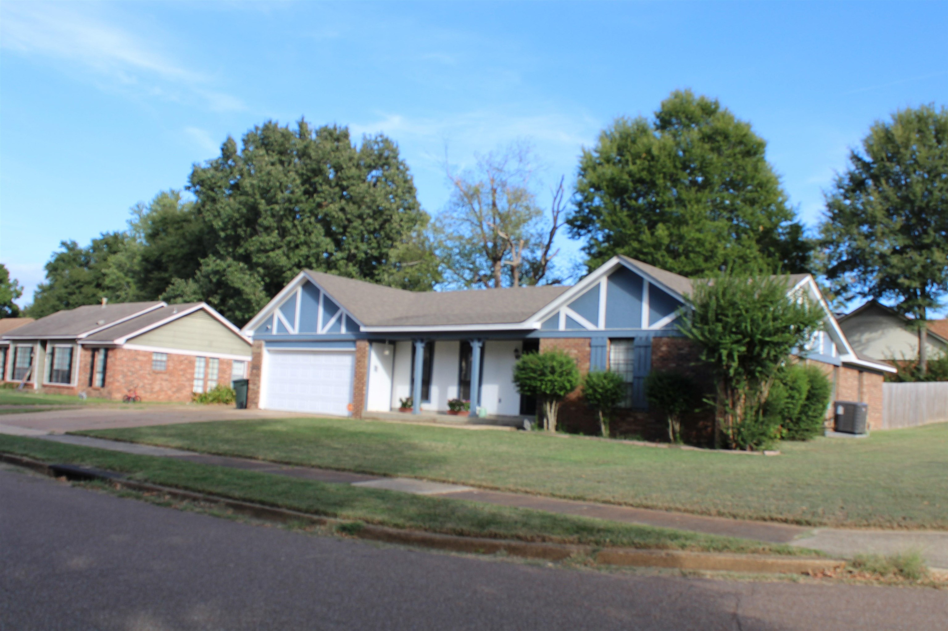3100 Mary Elizabeth Dr Property Photo 2